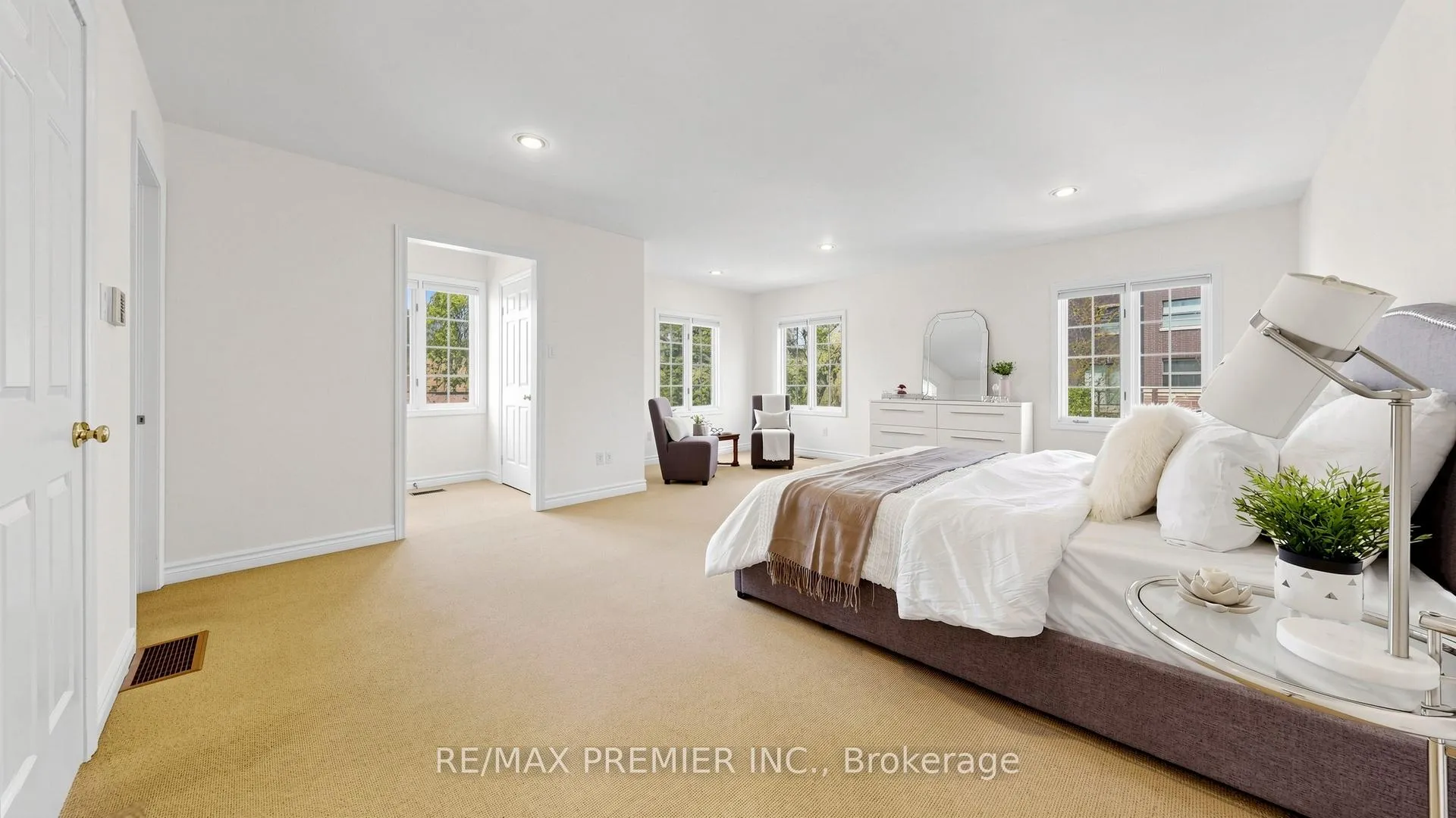 Photo 24 of 488 Woburn Avenue, Toronto, Bedford Park-Nortown — HOMEH