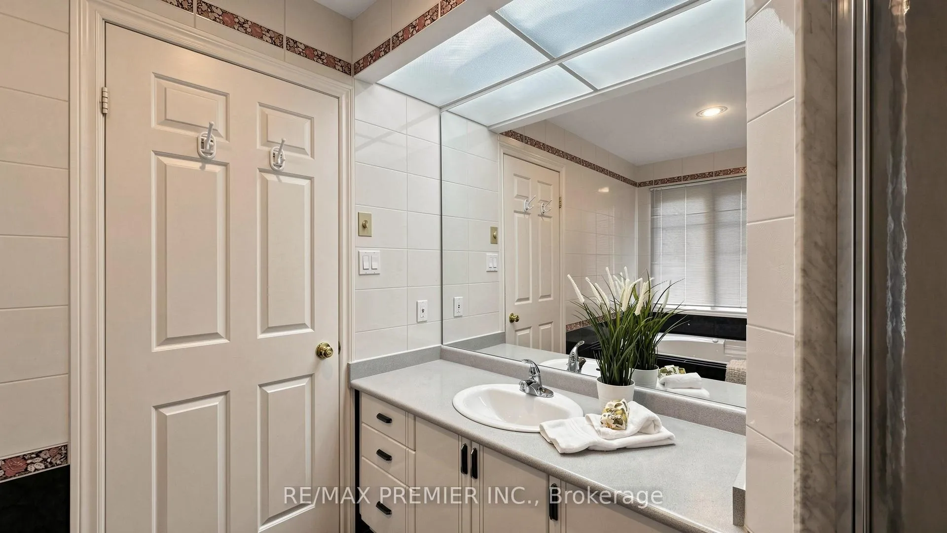 Photo 27 of 488 Woburn Avenue, Toronto, Bedford Park-Nortown — HOMEH