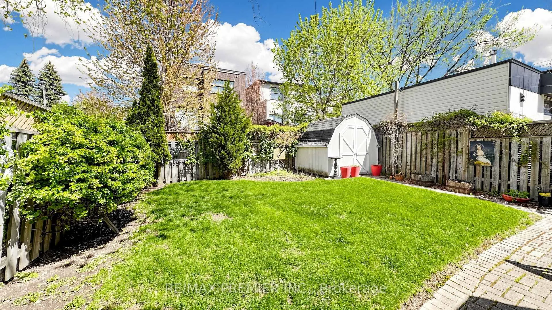 Photo 44 of 488 Woburn Avenue, Toronto, Bedford Park-Nortown — HOMEH