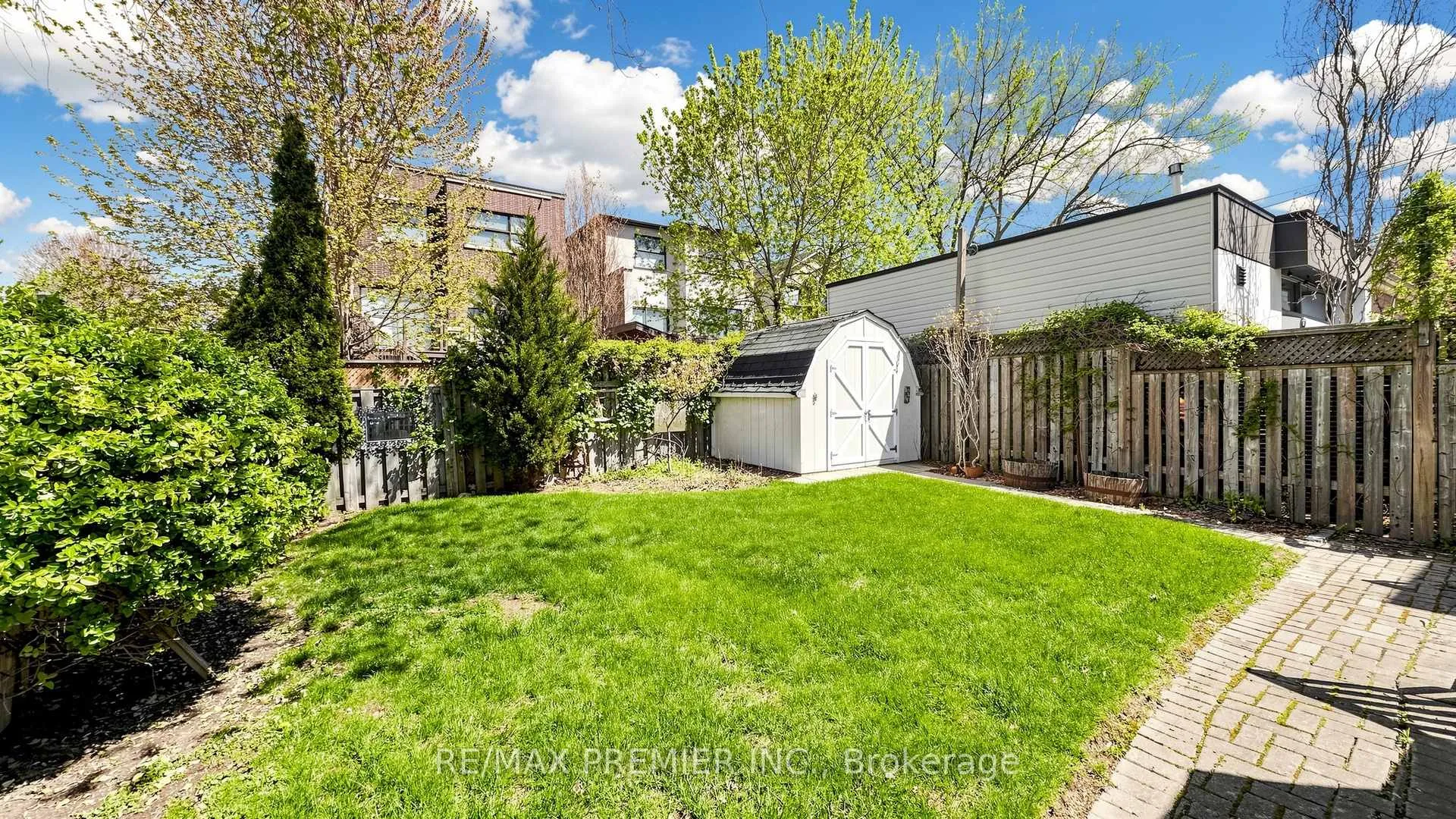 Photo 48 of 488 Woburn Avenue, Toronto, Bedford Park-Nortown — HOMEH