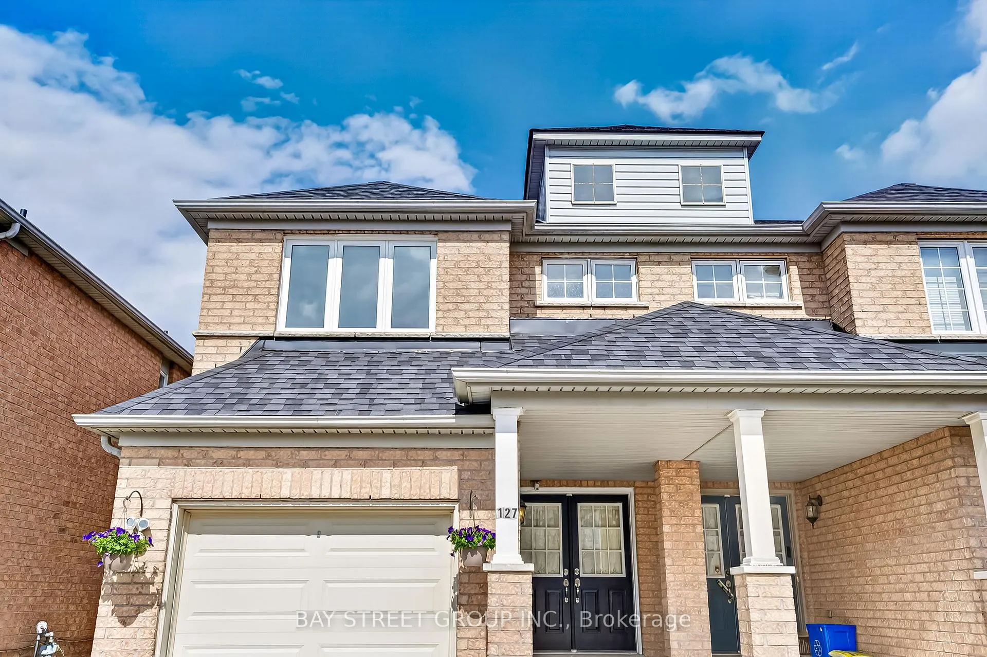 Photo 2 of 127 Guinevere Road, Markham, Cedarwood — HOMEH