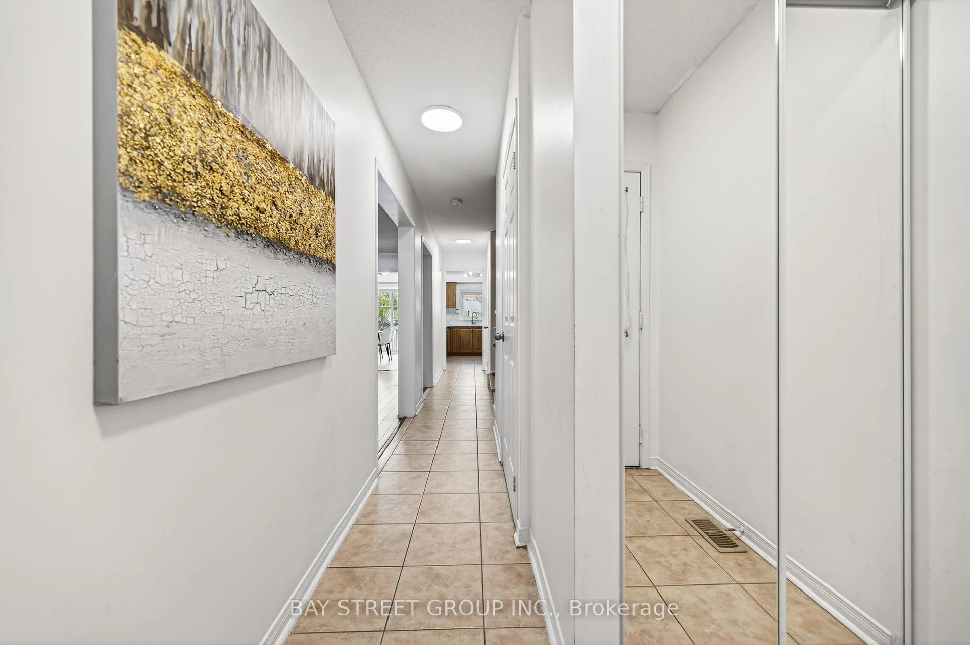 Photo 5 of 127 Guinevere Road, Markham, Cedarwood — HOMEH