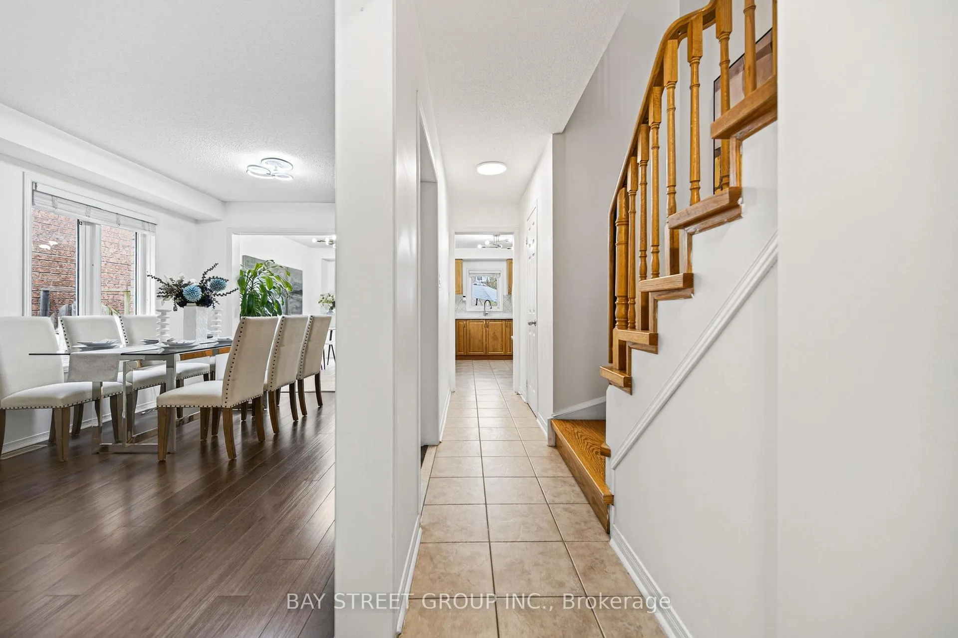 Photo 7 of 127 Guinevere Road, Markham, Cedarwood — HOMEH
