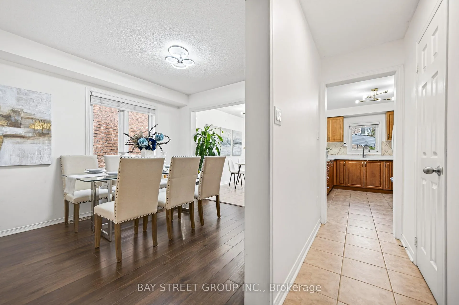 Photo 8 of 127 Guinevere Road, Markham, Cedarwood — HOMEH
