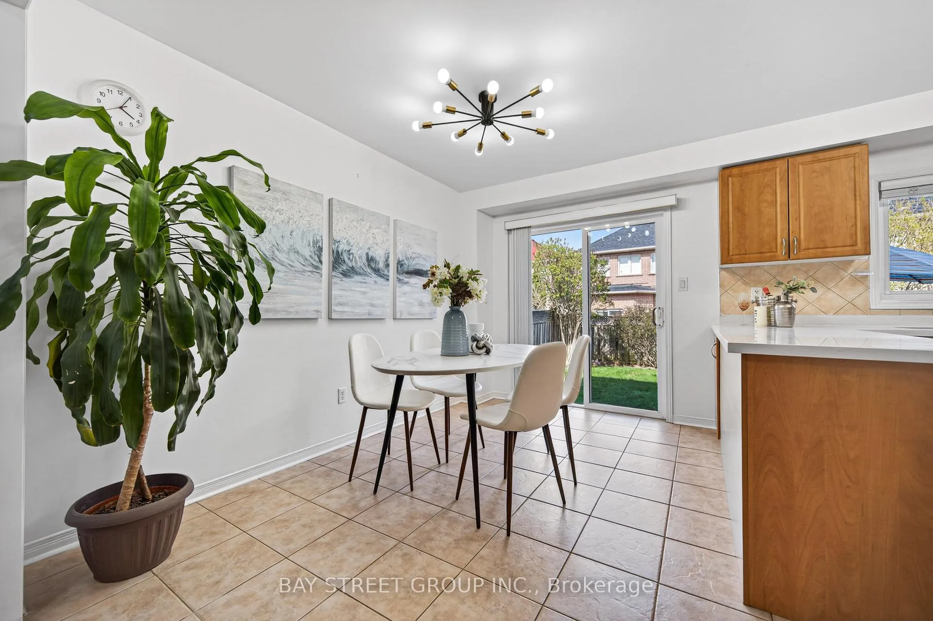 Photo 18 of 127 Guinevere Road, Markham, Cedarwood — HOMEH