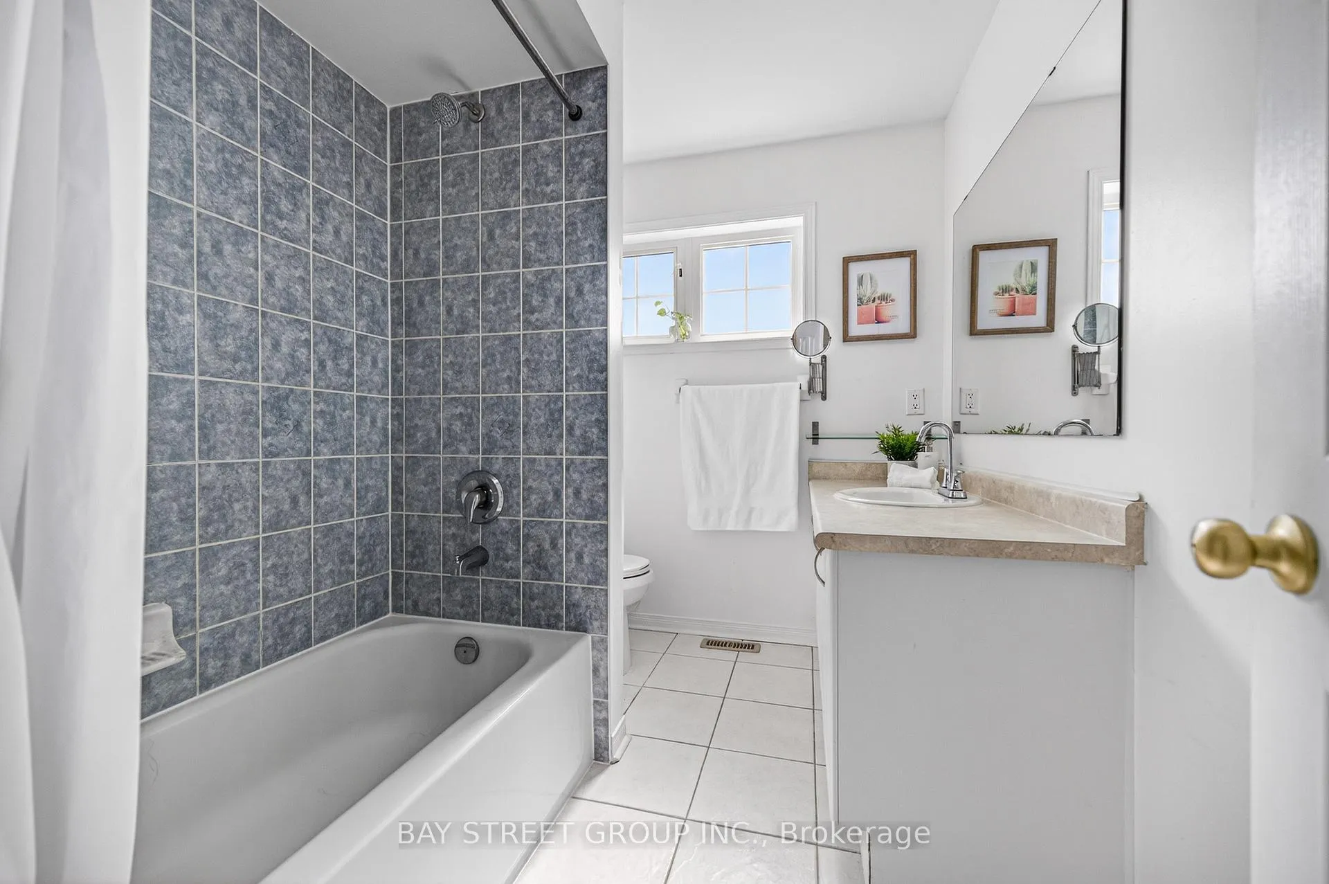 Photo 26 of 127 Guinevere Road, Markham, Cedarwood — HOMEH