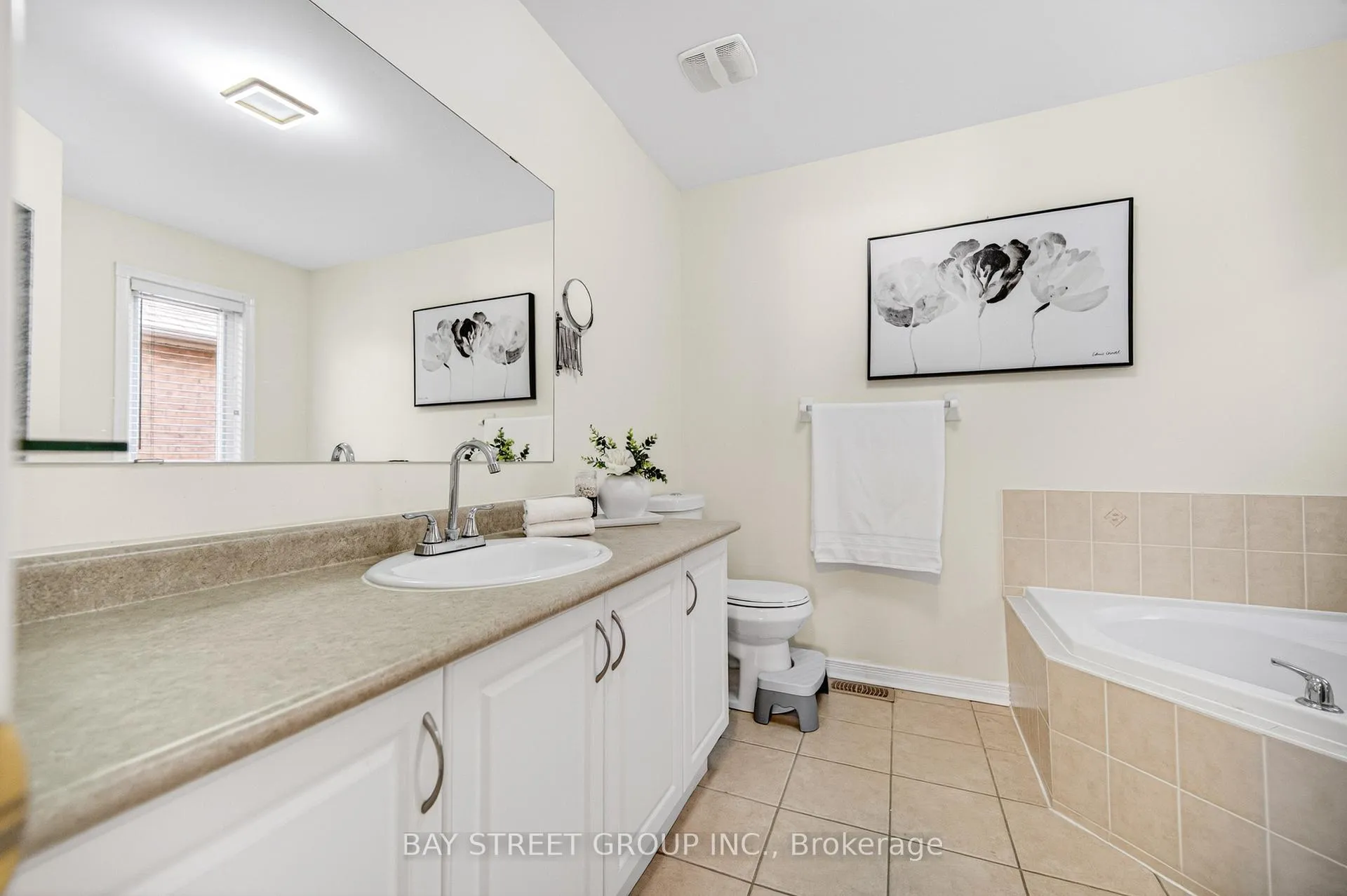 Photo 37 of 127 Guinevere Road, Markham, Cedarwood — HOMEH