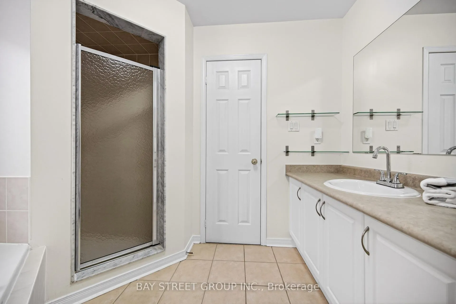 Photo 39 of 127 Guinevere Road, Markham, Cedarwood — HOMEH