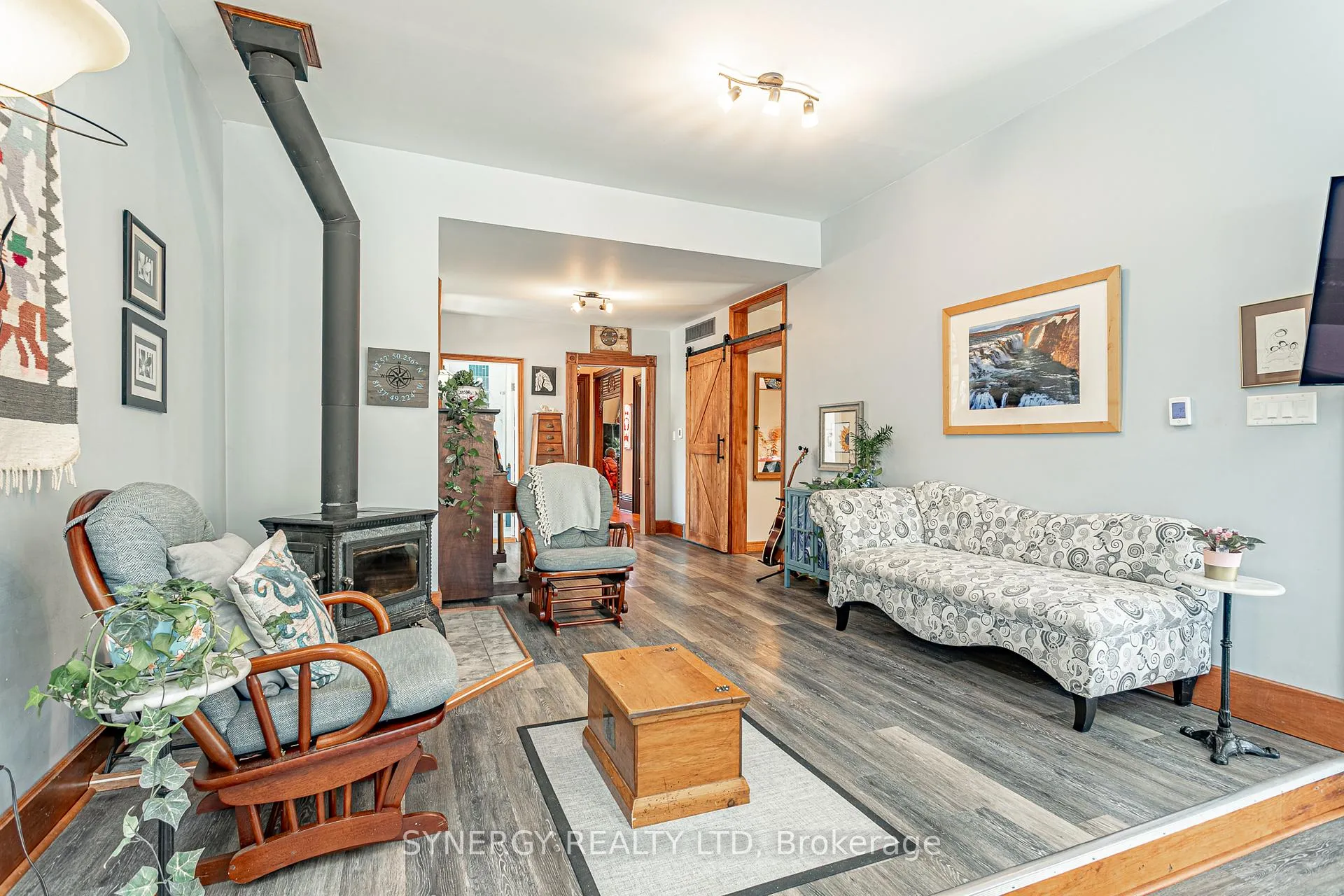 Photo 10 of 5 Hull Road, Strathroy-Caradoc, NE — HOMEH