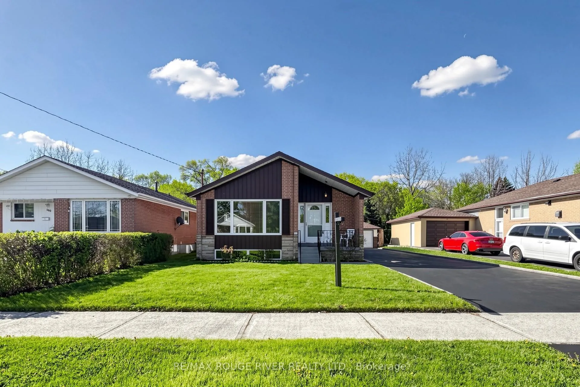 Photo 1 of 102 Taysham Crescent, Etobicoke, Thistletown-Beaumonde Heights — HOMEH