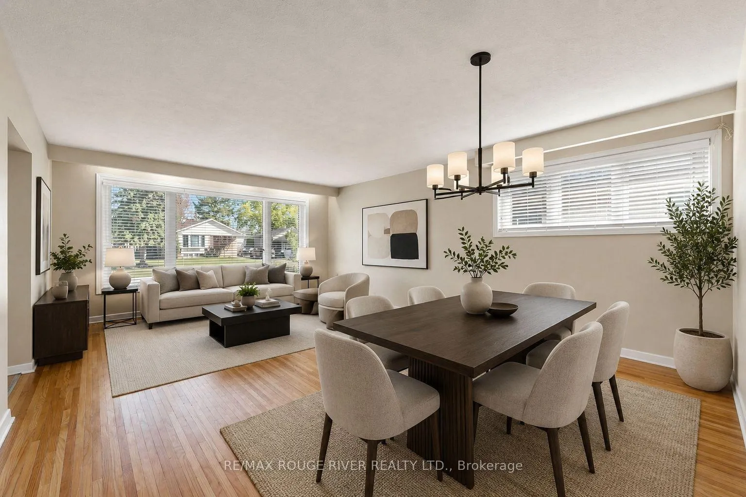 Photo 7 of 102 Taysham Crescent, Etobicoke, Thistletown-Beaumonde Heights — HOMEH