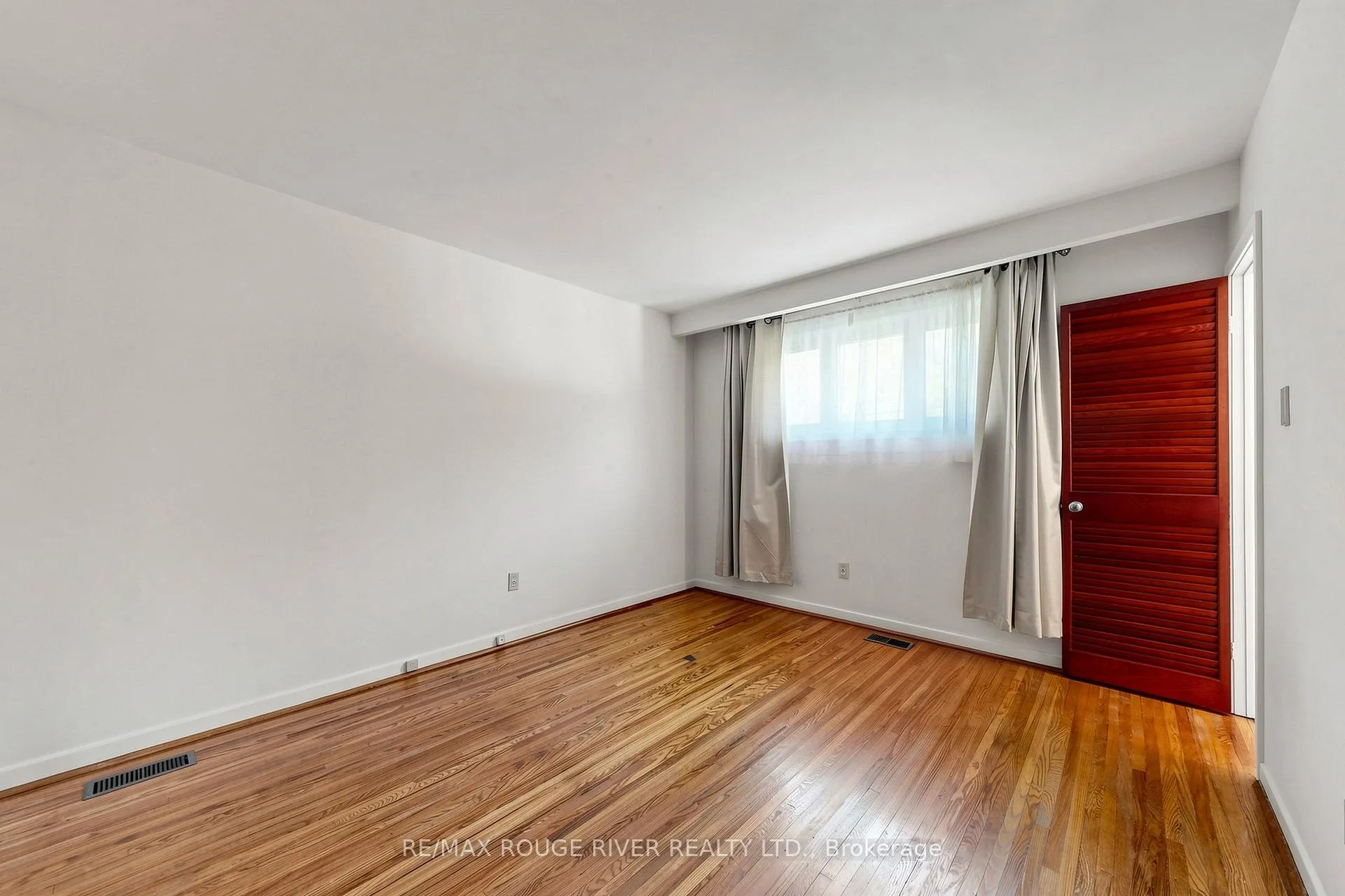 Photo 18 of 102 Taysham Crescent, Etobicoke, Thistletown-Beaumonde Heights — HOMEH