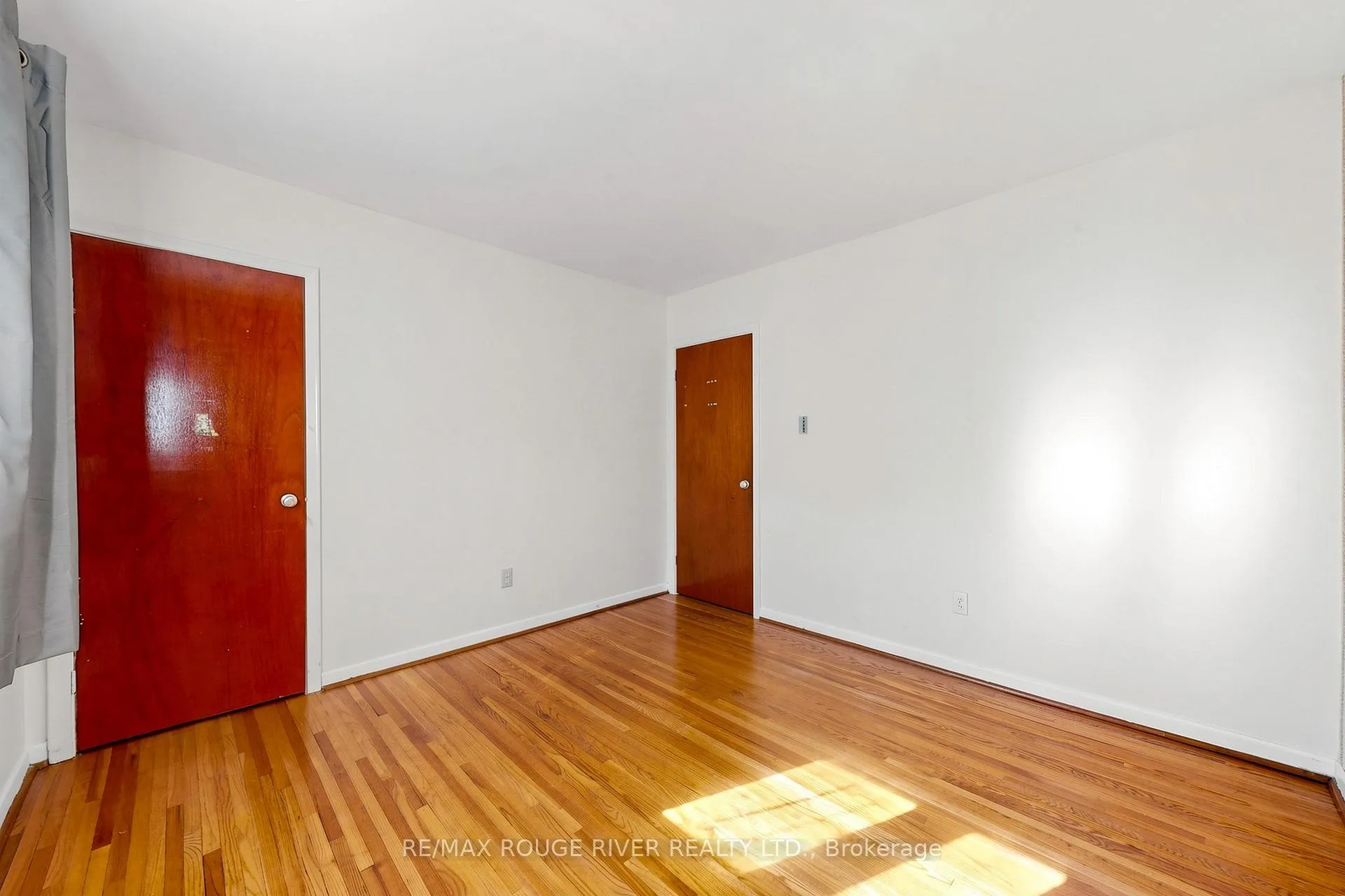 Photo 21 of 102 Taysham Crescent, Etobicoke, Thistletown-Beaumonde Heights — HOMEH