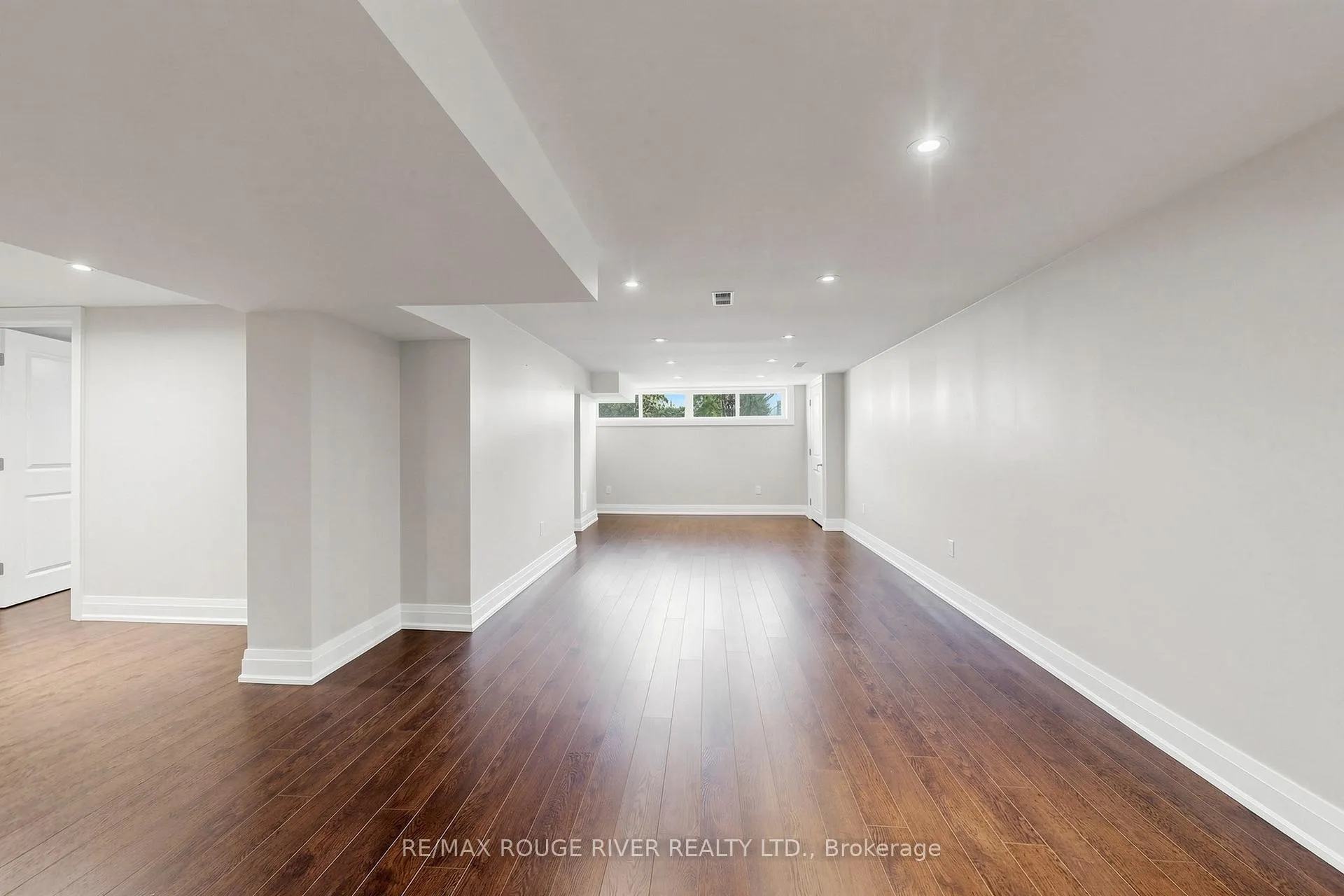 Photo 25 of 102 Taysham Crescent, Etobicoke, Thistletown-Beaumonde Heights — HOMEH