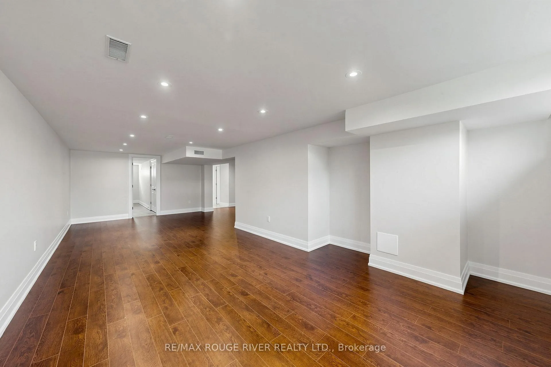 Photo 26 of 102 Taysham Crescent, Etobicoke, Thistletown-Beaumonde Heights — HOMEH