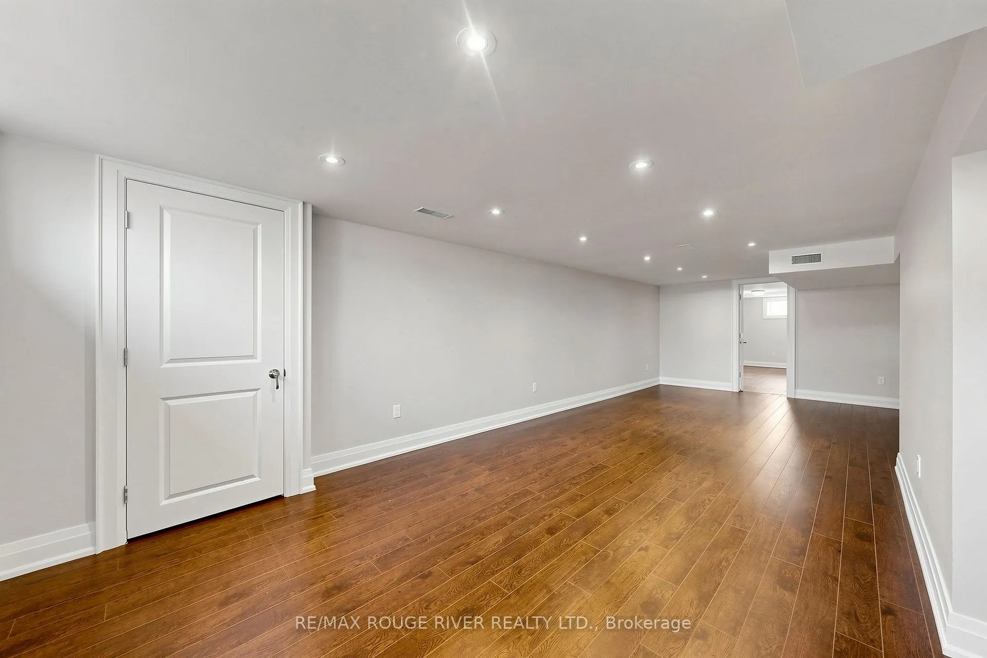 Photo 27 of 102 Taysham Crescent, Etobicoke, Thistletown-Beaumonde Heights — HOMEH