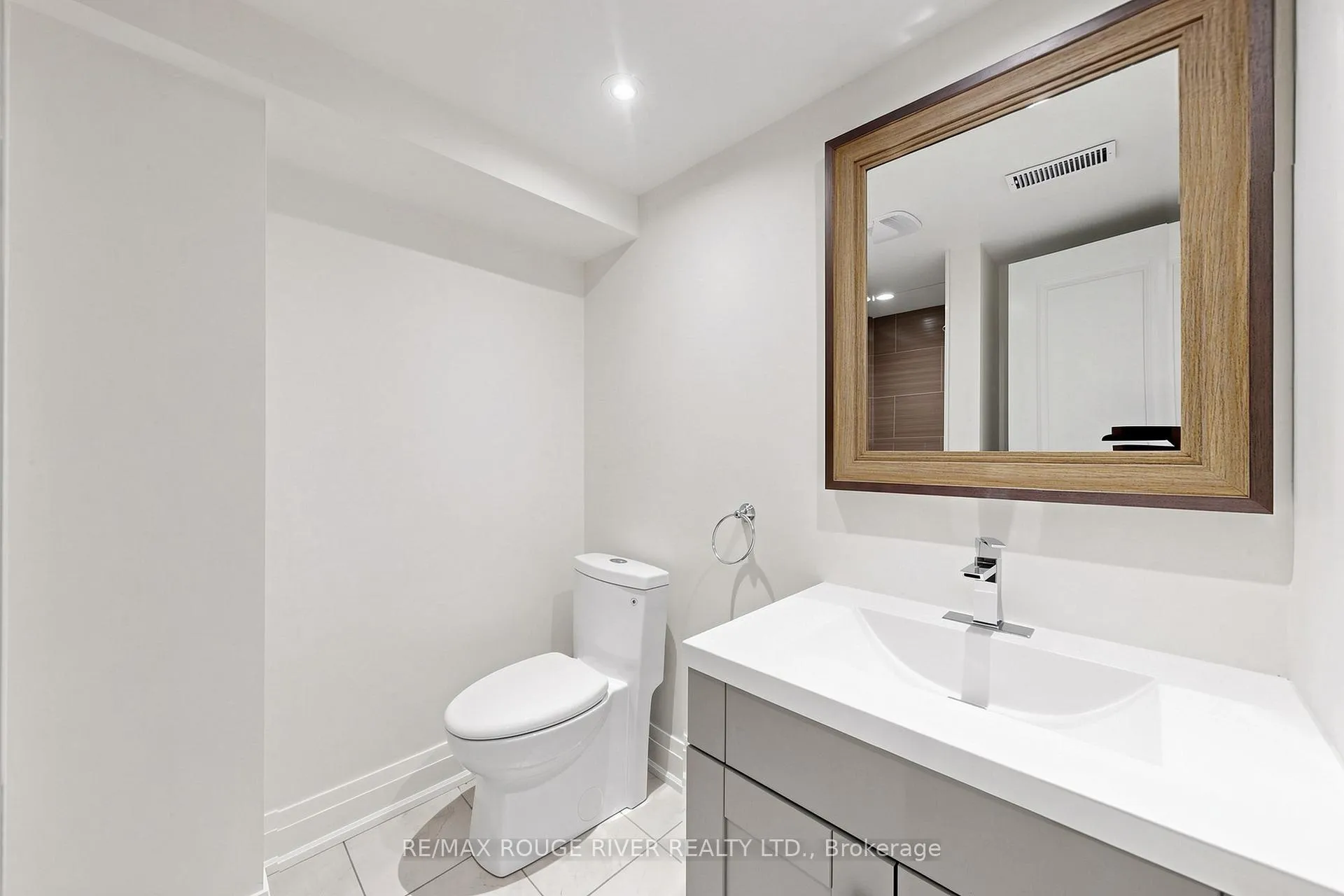 Photo 30 of 102 Taysham Crescent, Etobicoke, Thistletown-Beaumonde Heights — HOMEH
