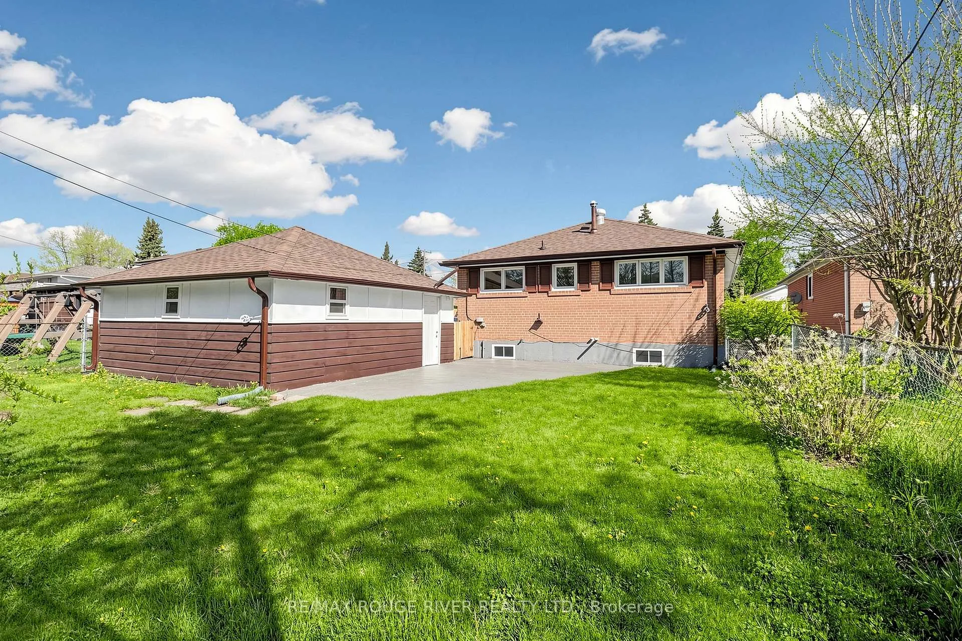 Photo 33 of 102 Taysham Crescent, Etobicoke, Thistletown-Beaumonde Heights — HOMEH