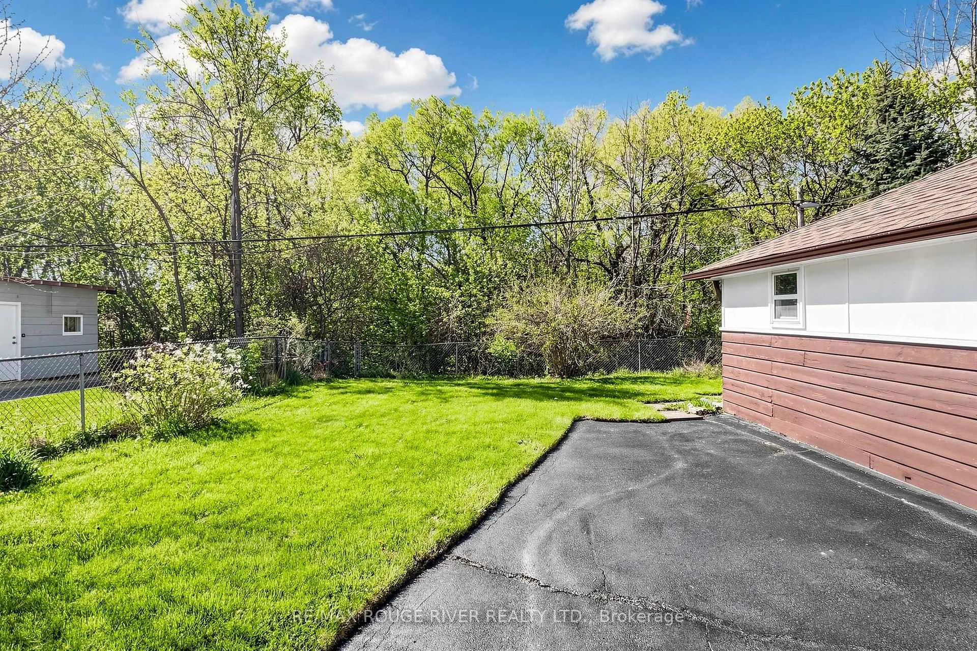 Photo 36 of 102 Taysham Crescent, Etobicoke, Thistletown-Beaumonde Heights — HOMEH