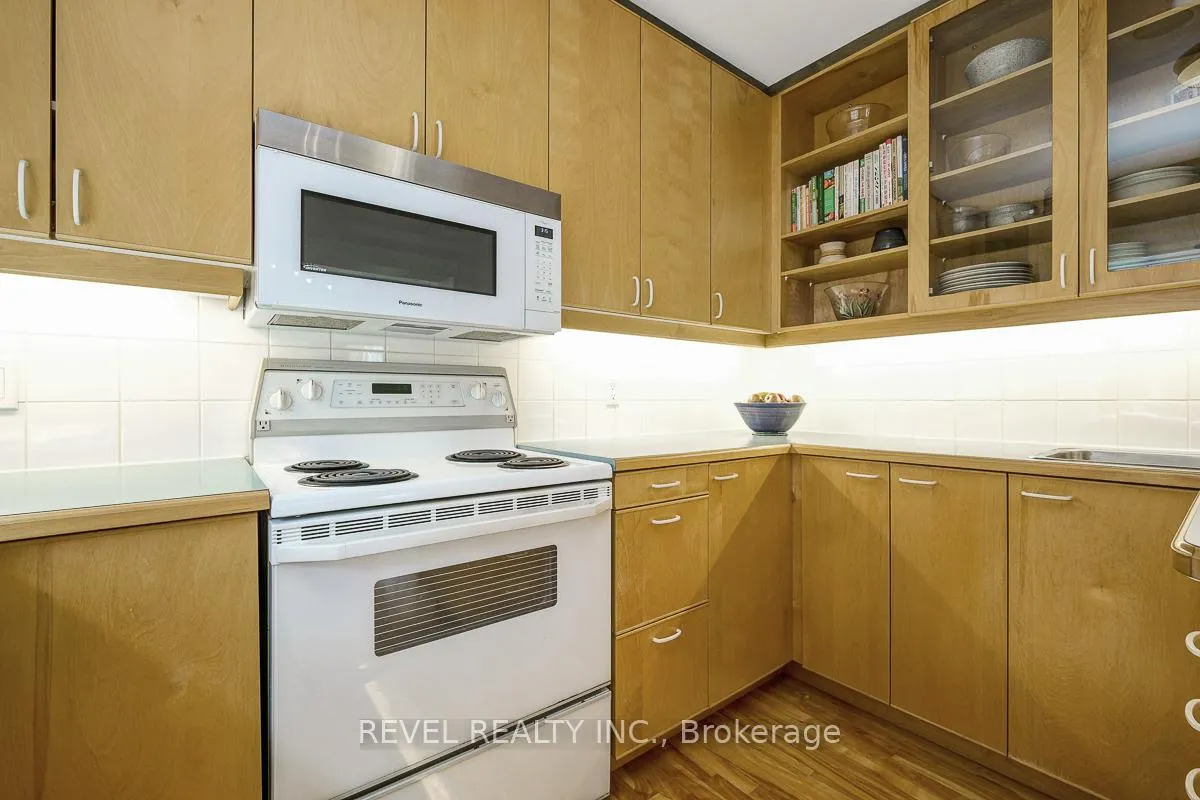 Photo 18 of 28 Broadway Avenue, Ottawa, Glebe — HOMEH