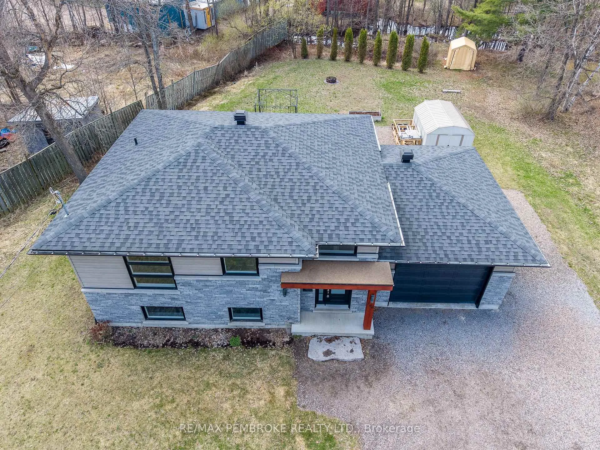 Photo 5 of 166 Golf Course Road, Laurentian Valley — HOMEH