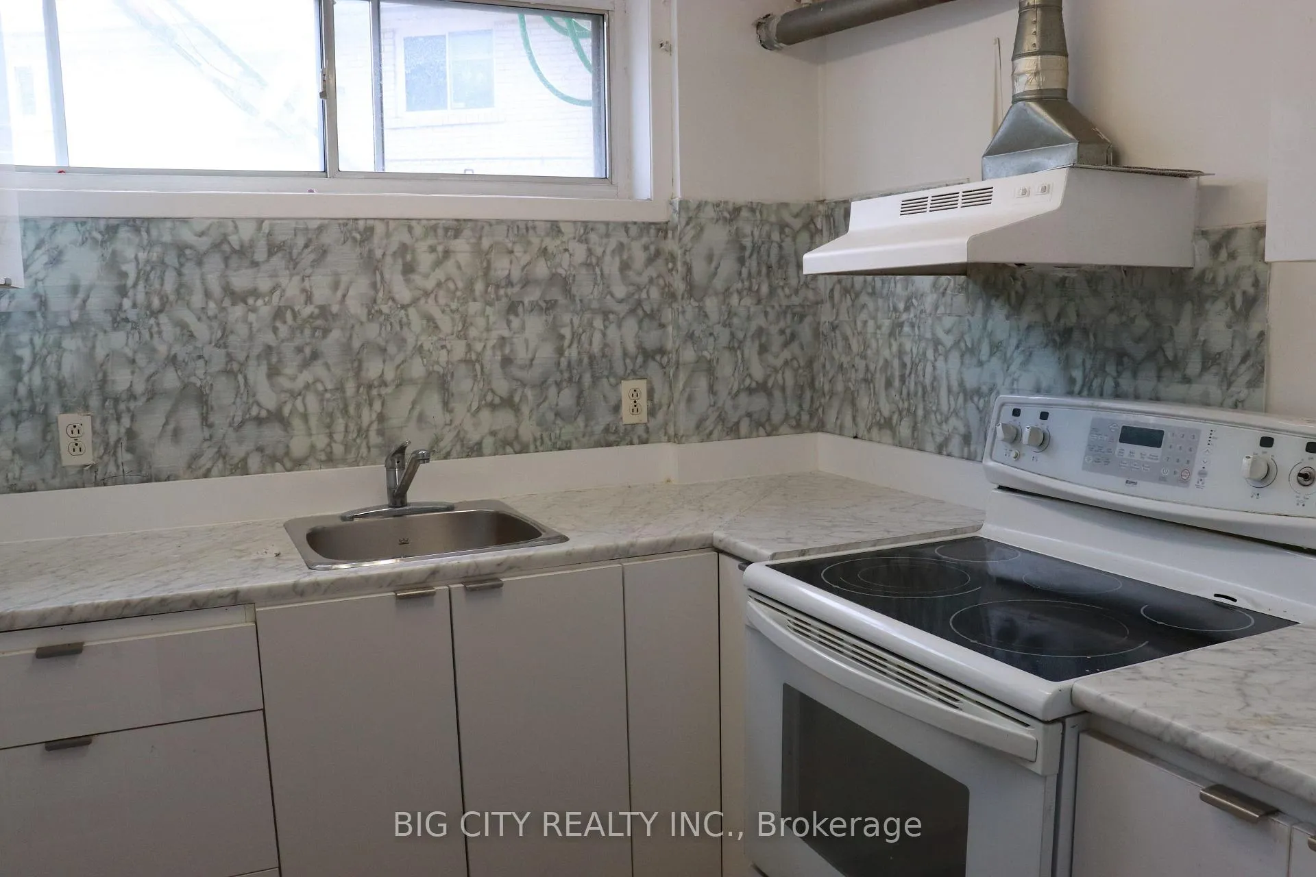 Photo 6 of Unit Lower, 72 Hepscott Terrace, Scarborough, L'Amoreaux — HOMEH