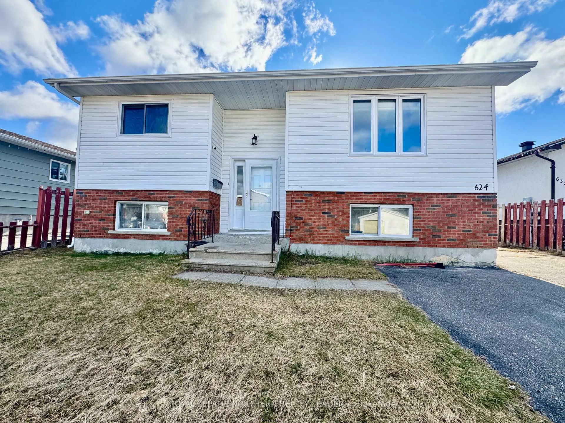 Photo 1 of 624 Cedar Street S, Timmins, TS - SE — HOMEH