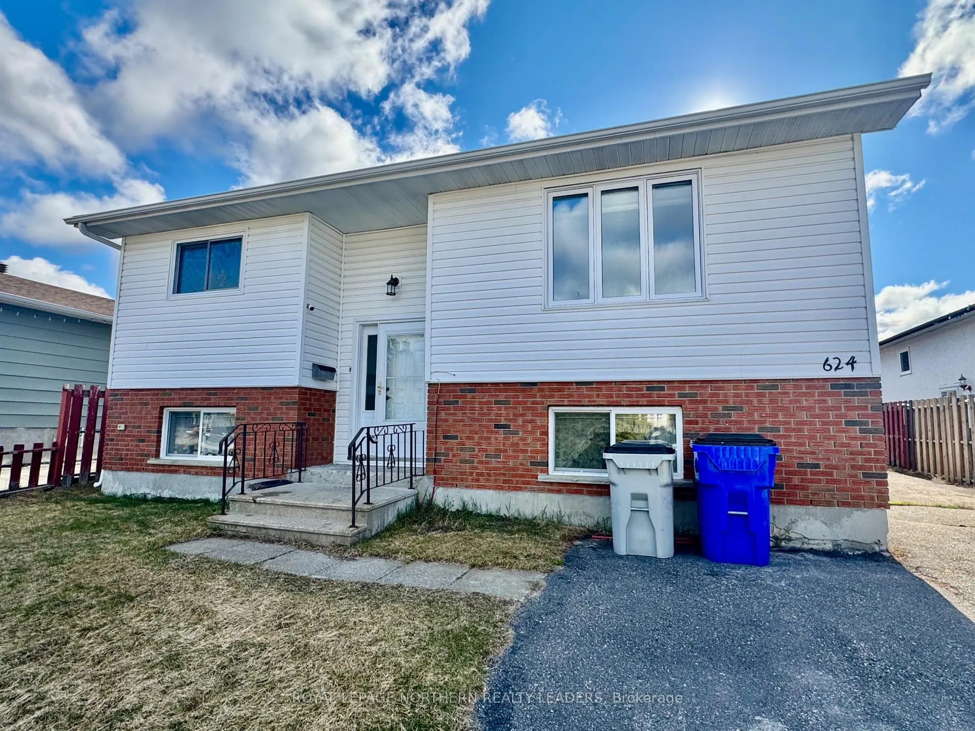 Photo 2 of 624 Cedar Street S, Timmins, TS - SE — HOMEH