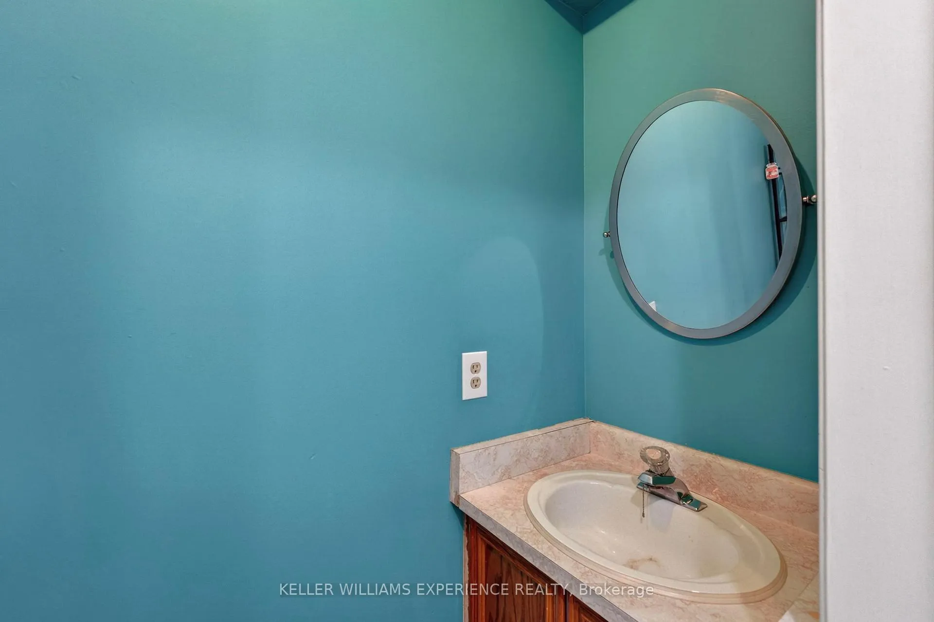 Photo 6 of 1069 Maclean Street, Innisfil, Alcona — HOMEH