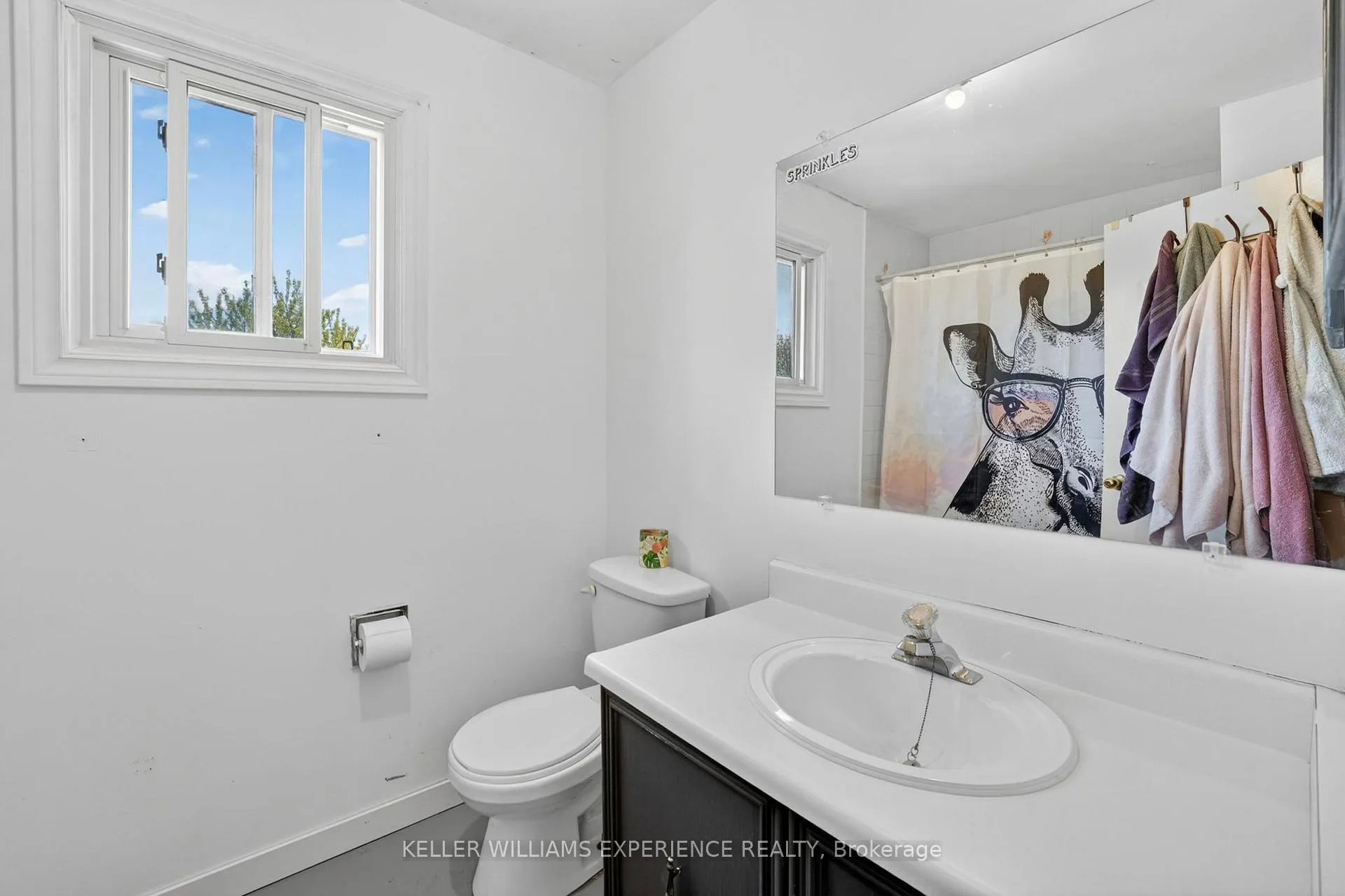 Photo 12 of 1069 Maclean Street, Innisfil, Alcona — HOMEH