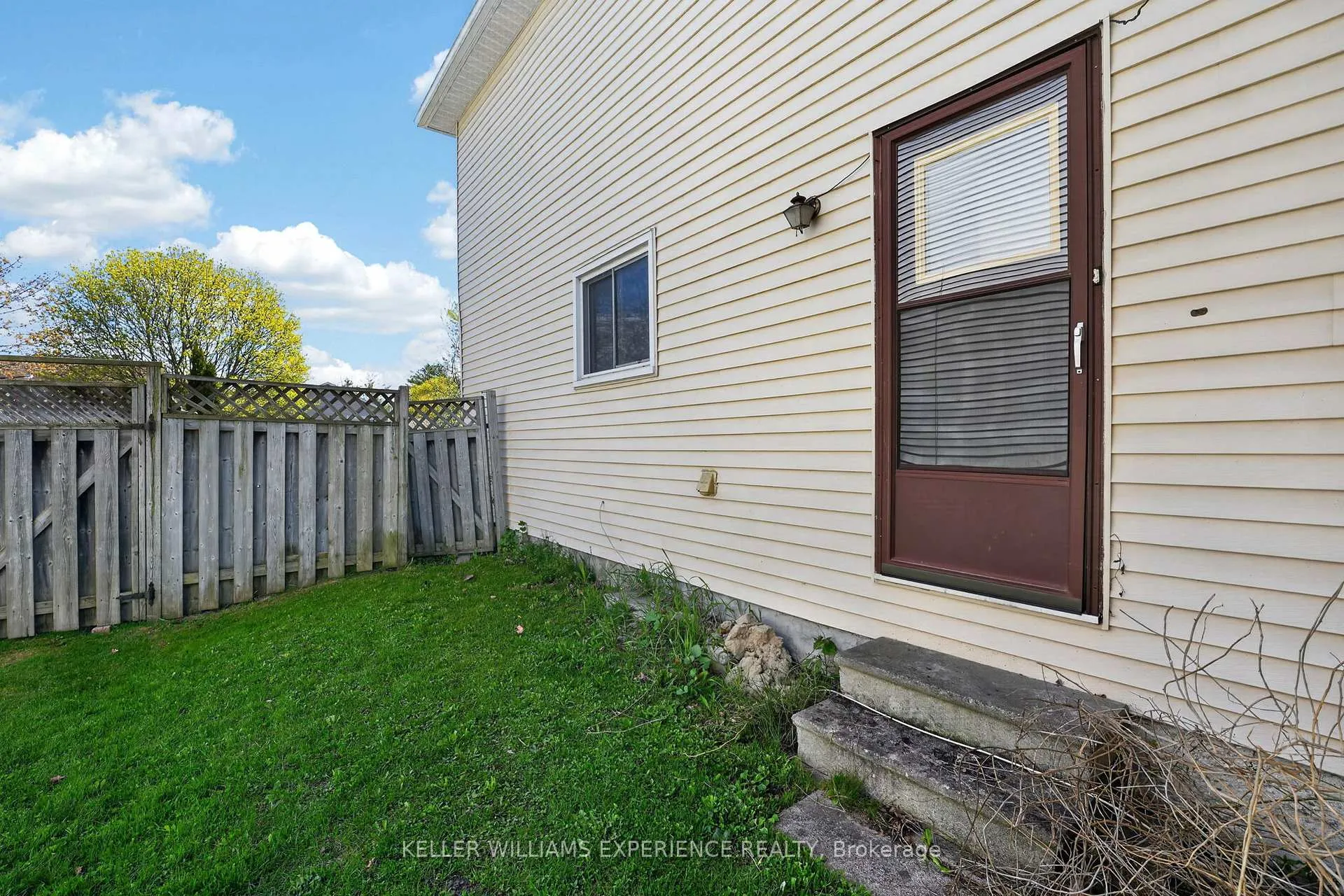Photo 13 of 1069 Maclean Street, Innisfil, Alcona — HOMEH