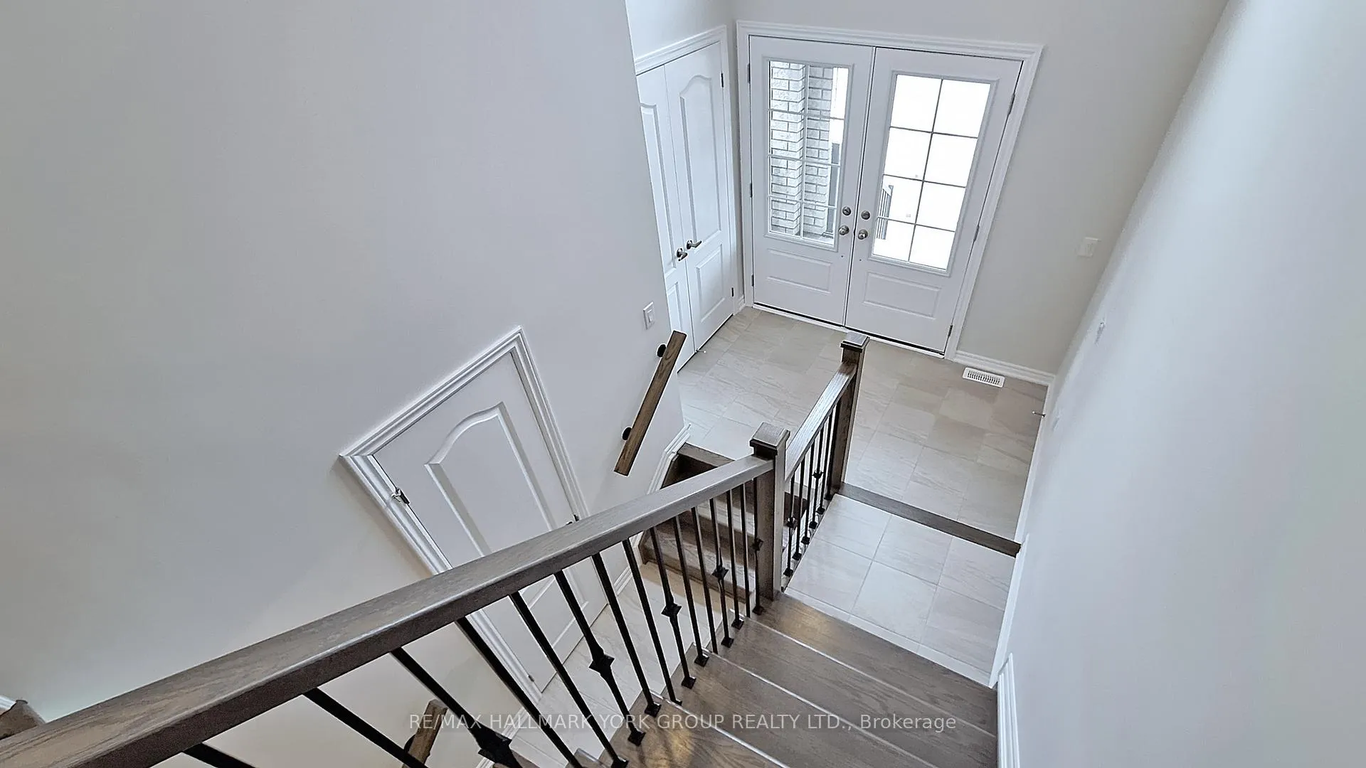 Photo 4 of 2964 Monarch Drive, Orillia — HOMEH