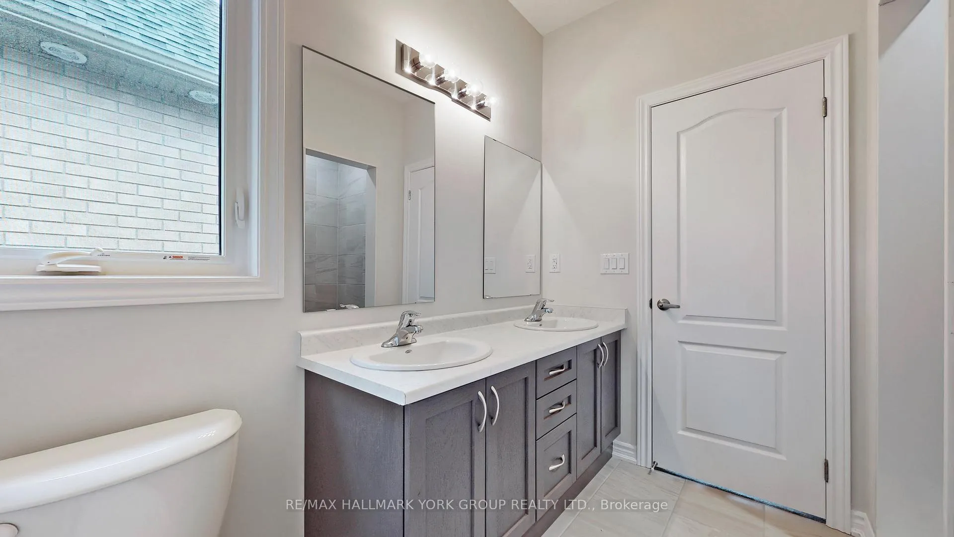 Photo 14 of 2964 Monarch Drive, Orillia — HOMEH