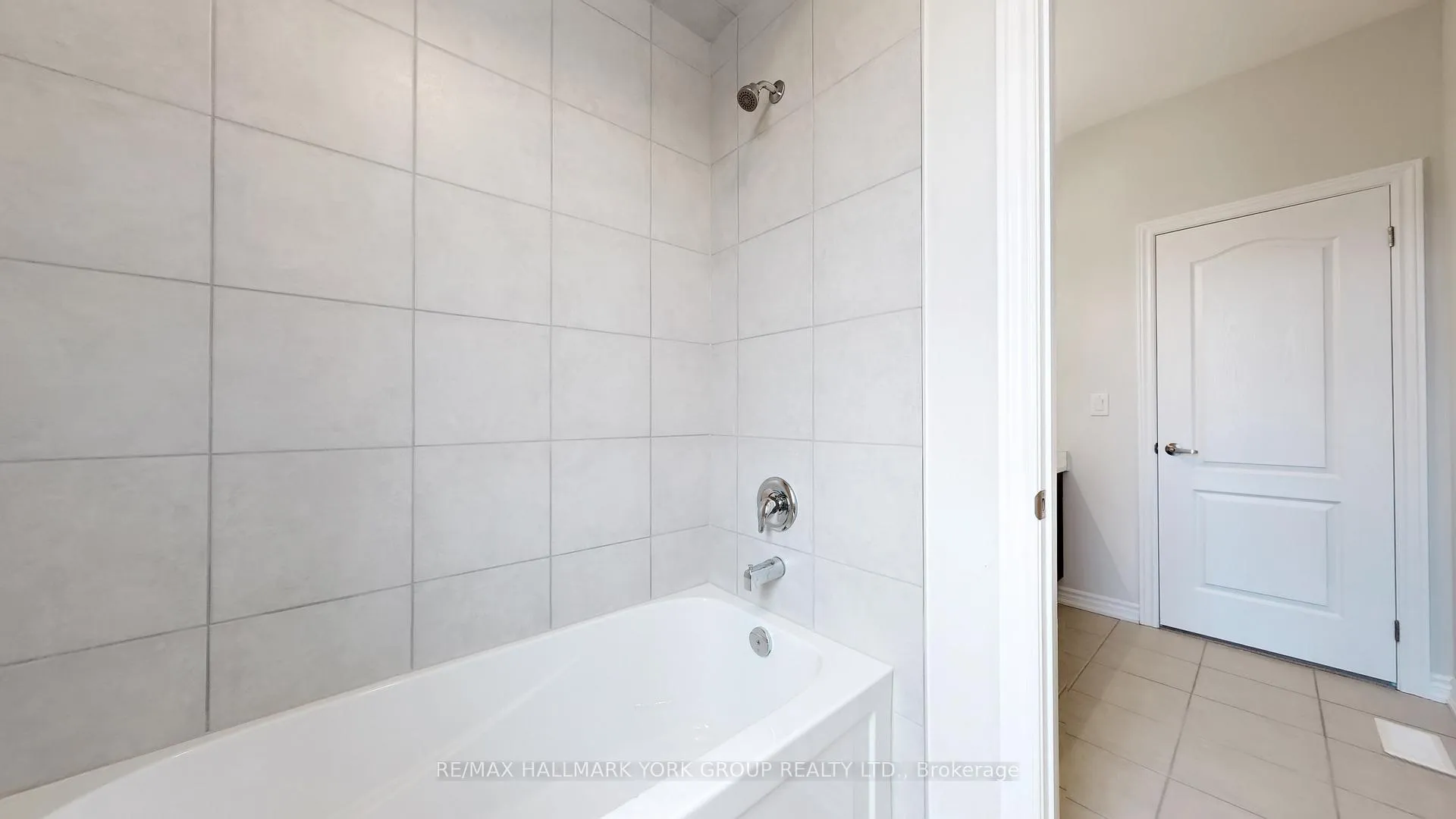 Photo 44 of 2964 Monarch Drive, Orillia — HOMEH