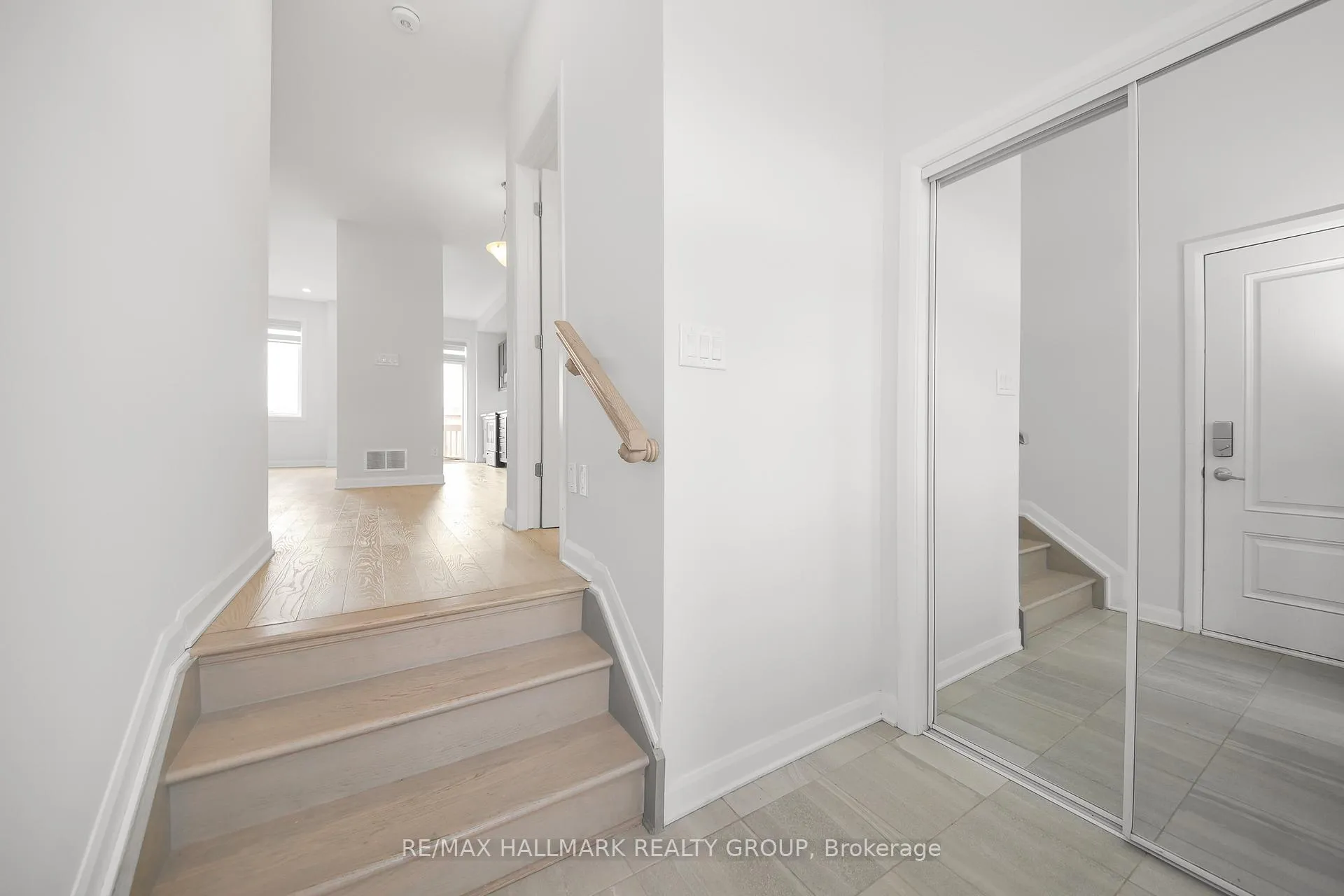 Photo 3 of 532 Prominence Way, Ottawa, Avalon East — HOMEH