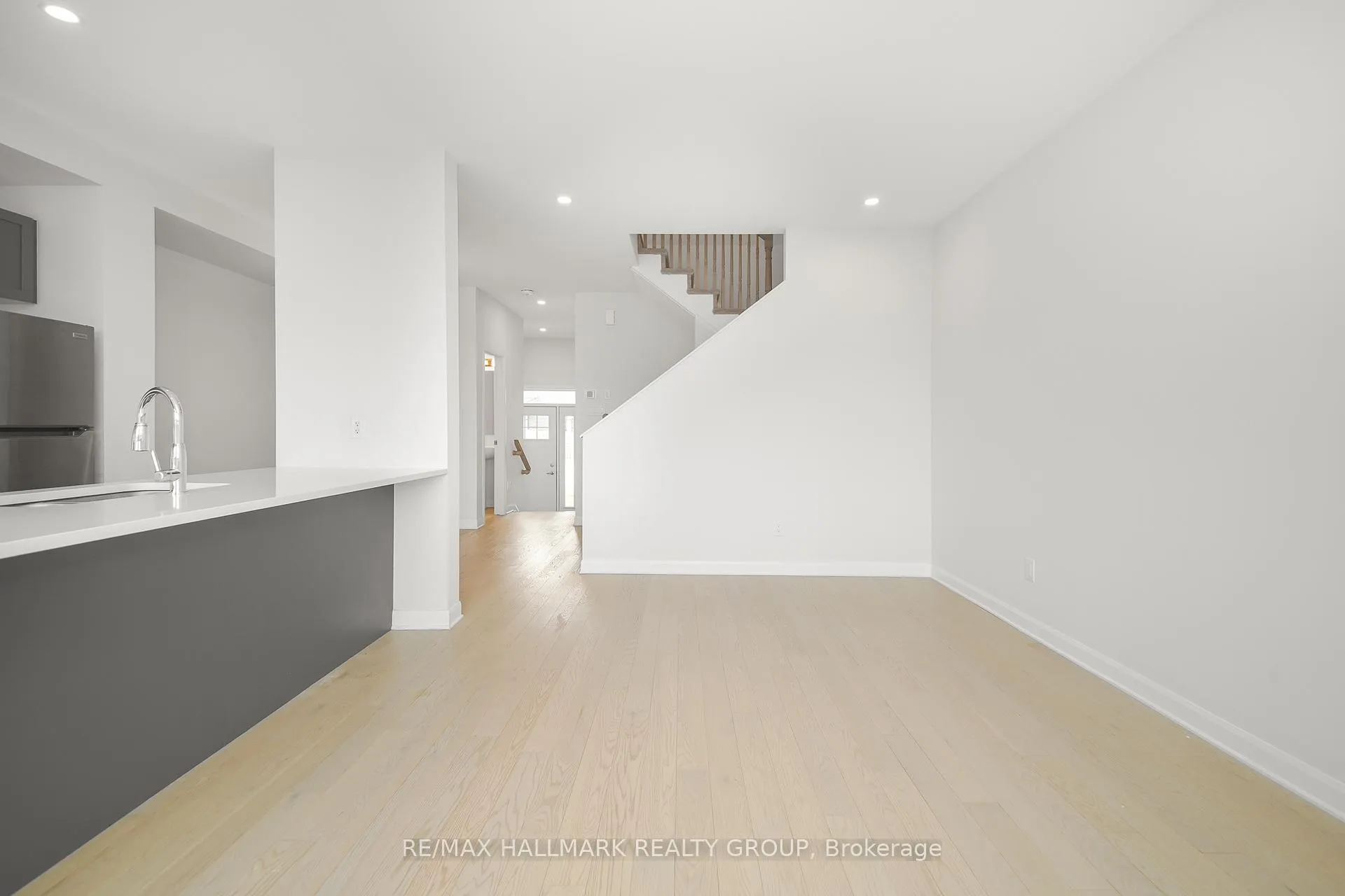 Photo 13 of 532 Prominence Way, Ottawa, Avalon East — HOMEH