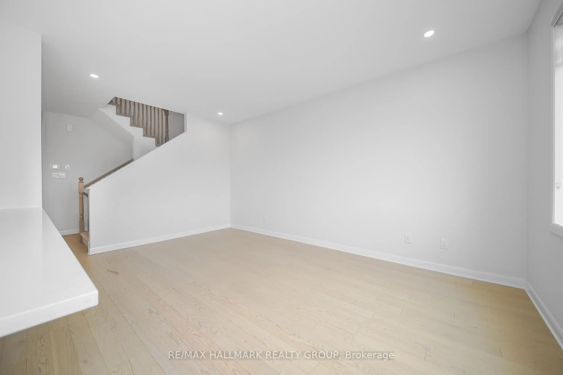 Photo 14 of 532 Prominence Way, Ottawa, Avalon East — HOMEH