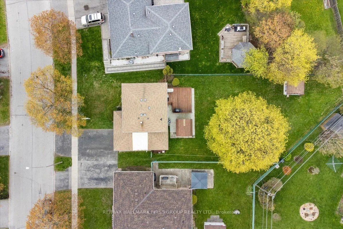 Photo 3 of 26 Harland Crescent, Ajax, South East — HOMEH