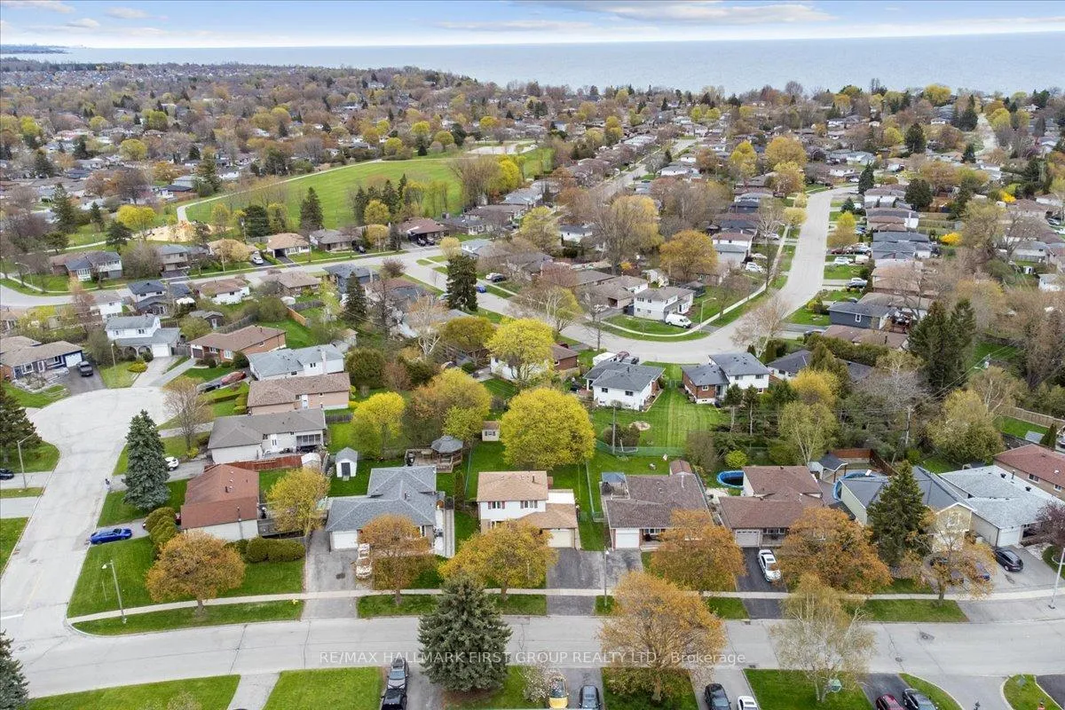 Photo 5 of 26 Harland Crescent, Ajax, South East — HOMEH