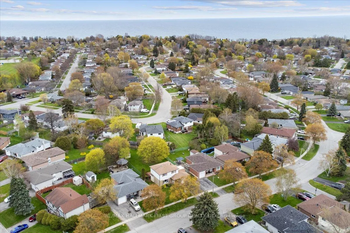 Photo 6 of 26 Harland Crescent, Ajax, South East — HOMEH