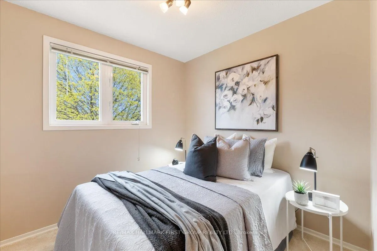 Photo 27 of 26 Harland Crescent, Ajax, South East — HOMEH