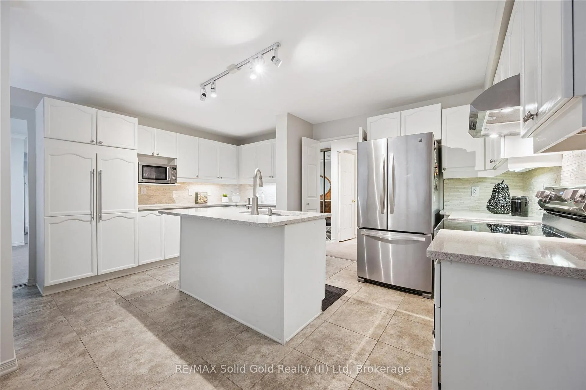 Photo 12 of Unit 504, 300 Keats Way, Waterloo, Beechwood — HOMEH
