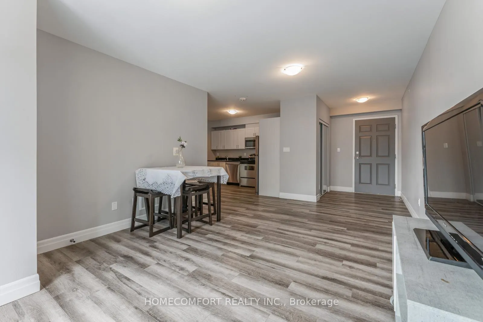 Photo 9 of Unit 418, 501 Frontenac Street, Kingston, East of Sir John A. Blvd — HOMEH