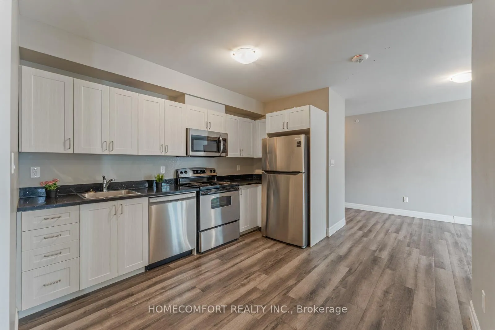 Photo 13 of Unit 418, 501 Frontenac Street, Kingston, East of Sir John A. Blvd — HOMEH