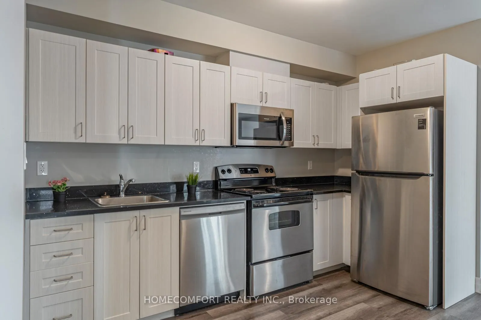Photo 17 of Unit 418, 501 Frontenac Street, Kingston, East of Sir John A. Blvd — HOMEH