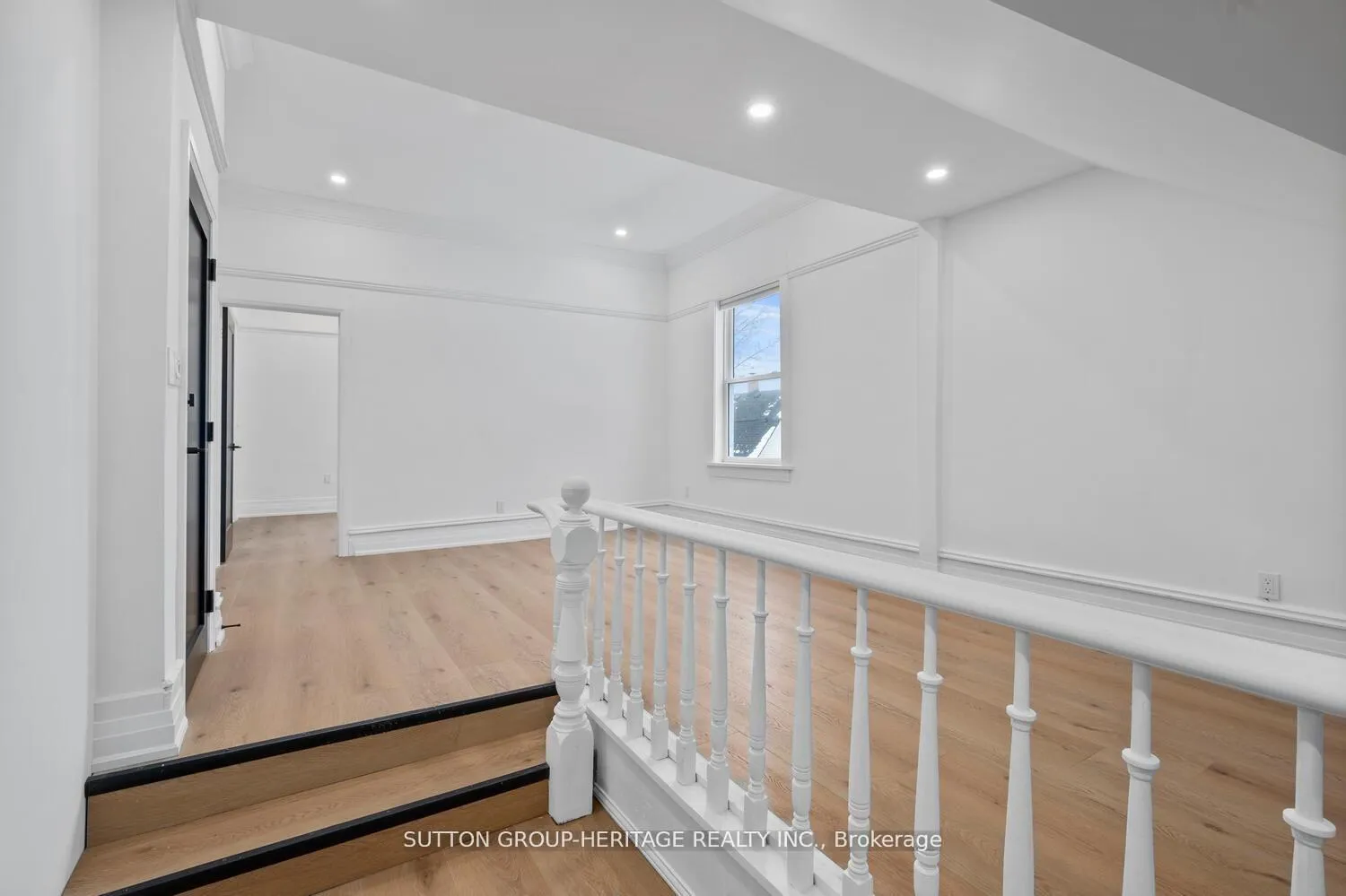 Photo 5 of Unit 3, 852 Simcoe Street N, Oshawa, Centennial — HOMEH
