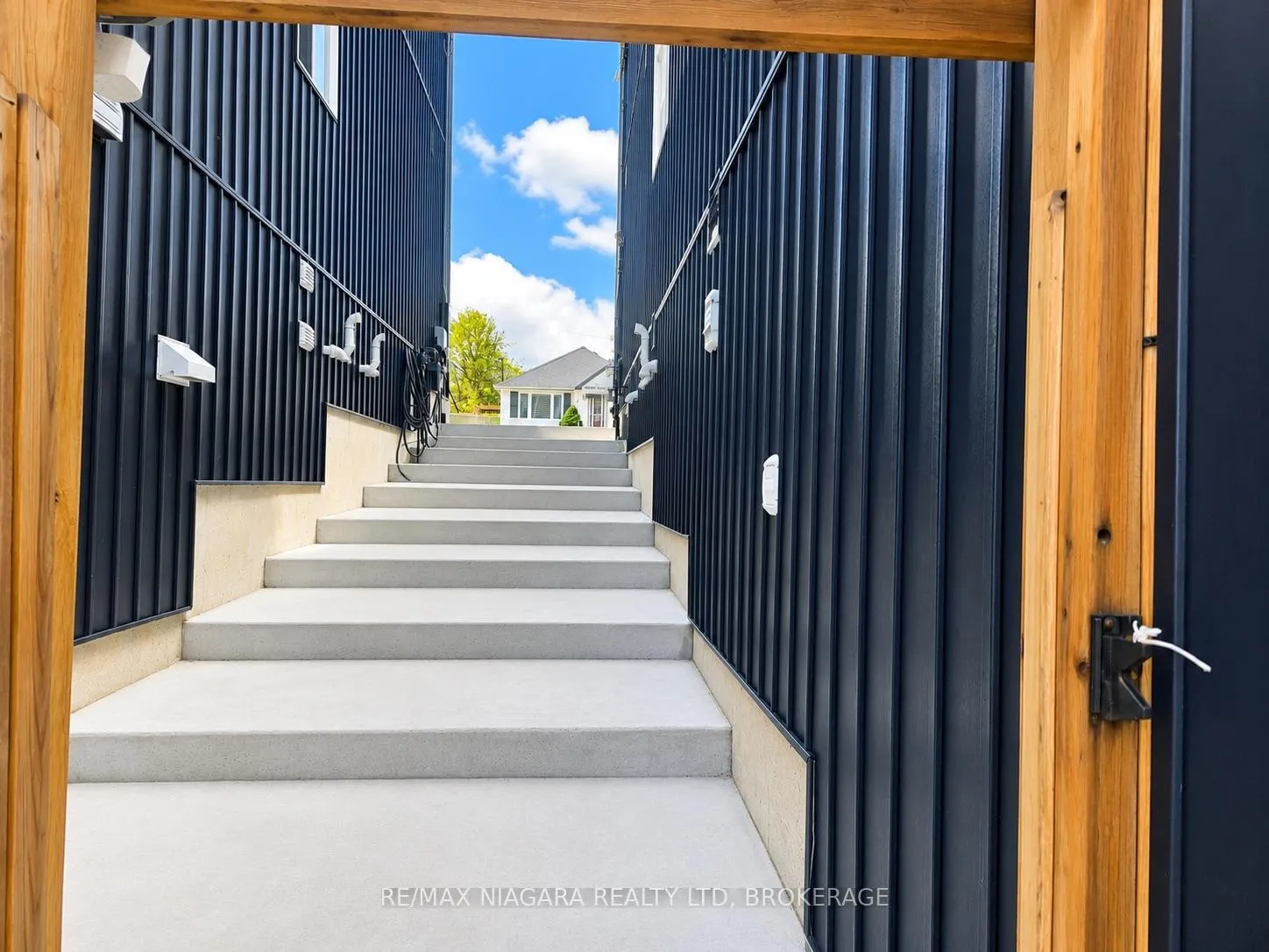 Photo 3 of Unit Lower, 79 Hillview Road, St. Catharines, Western Hill — HOMEH
