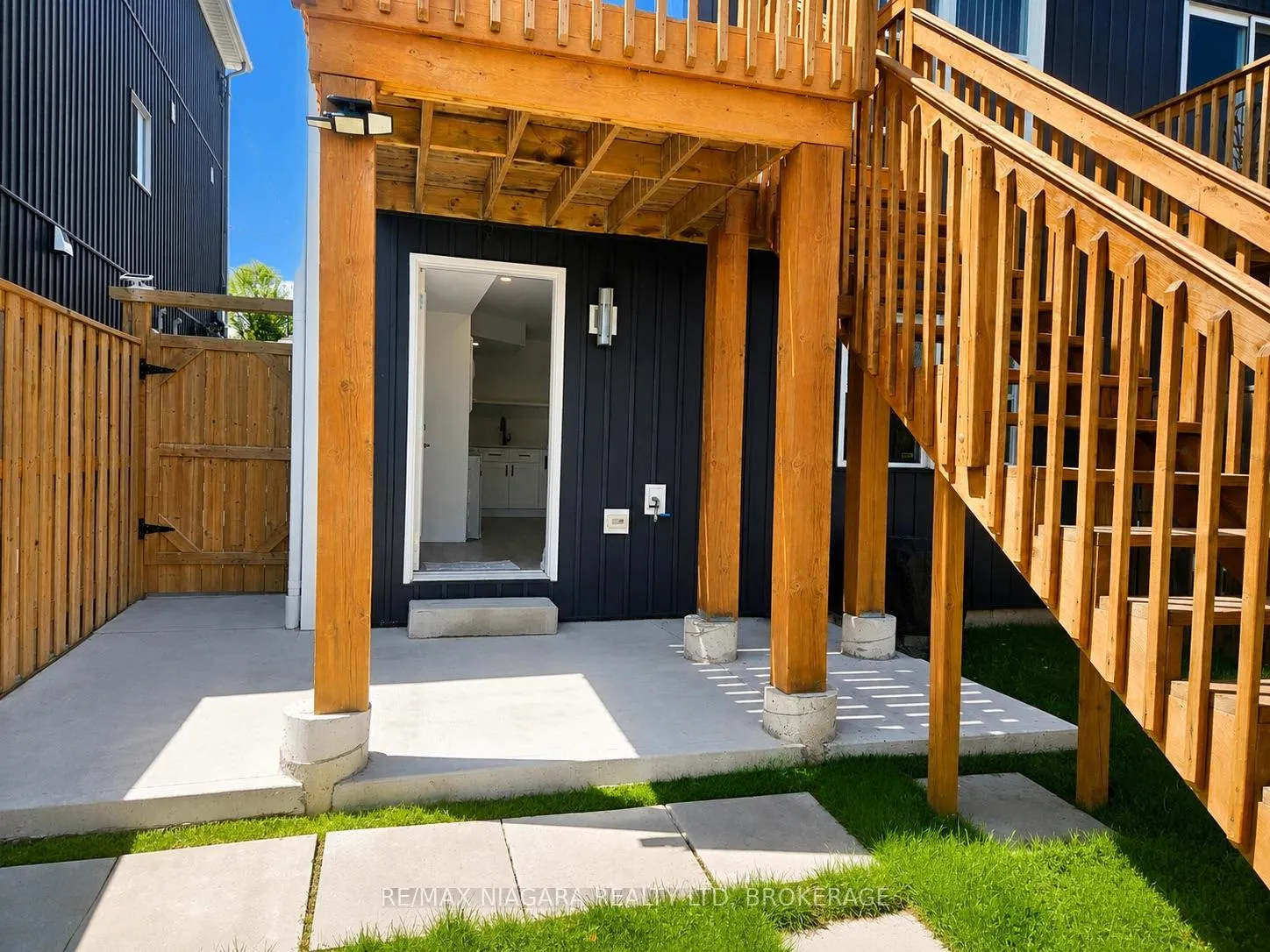 Photo 4 of Unit Lower, 79 Hillview Road, St. Catharines, Western Hill — HOMEH