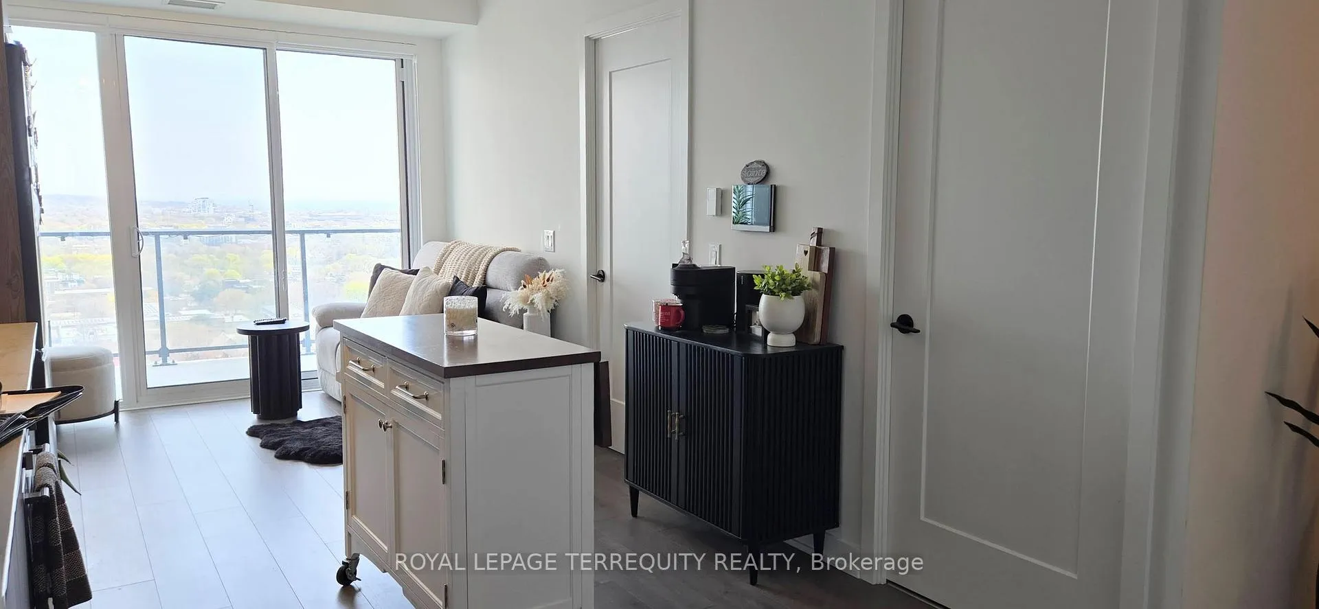 Photo 4 of Unit 2213, 5 Defries Street, Toronto, Regent Park — HOMEH
