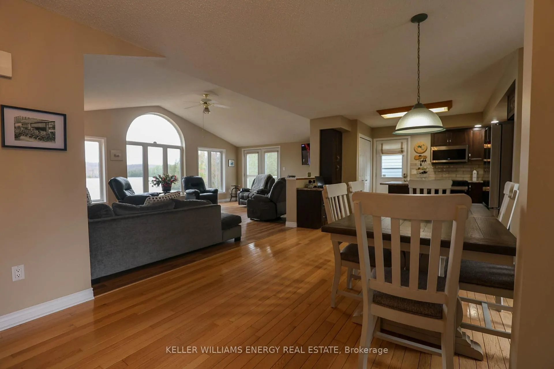 Photo 5 of 112 Bay Shore Drive, Faraday — HOMEH